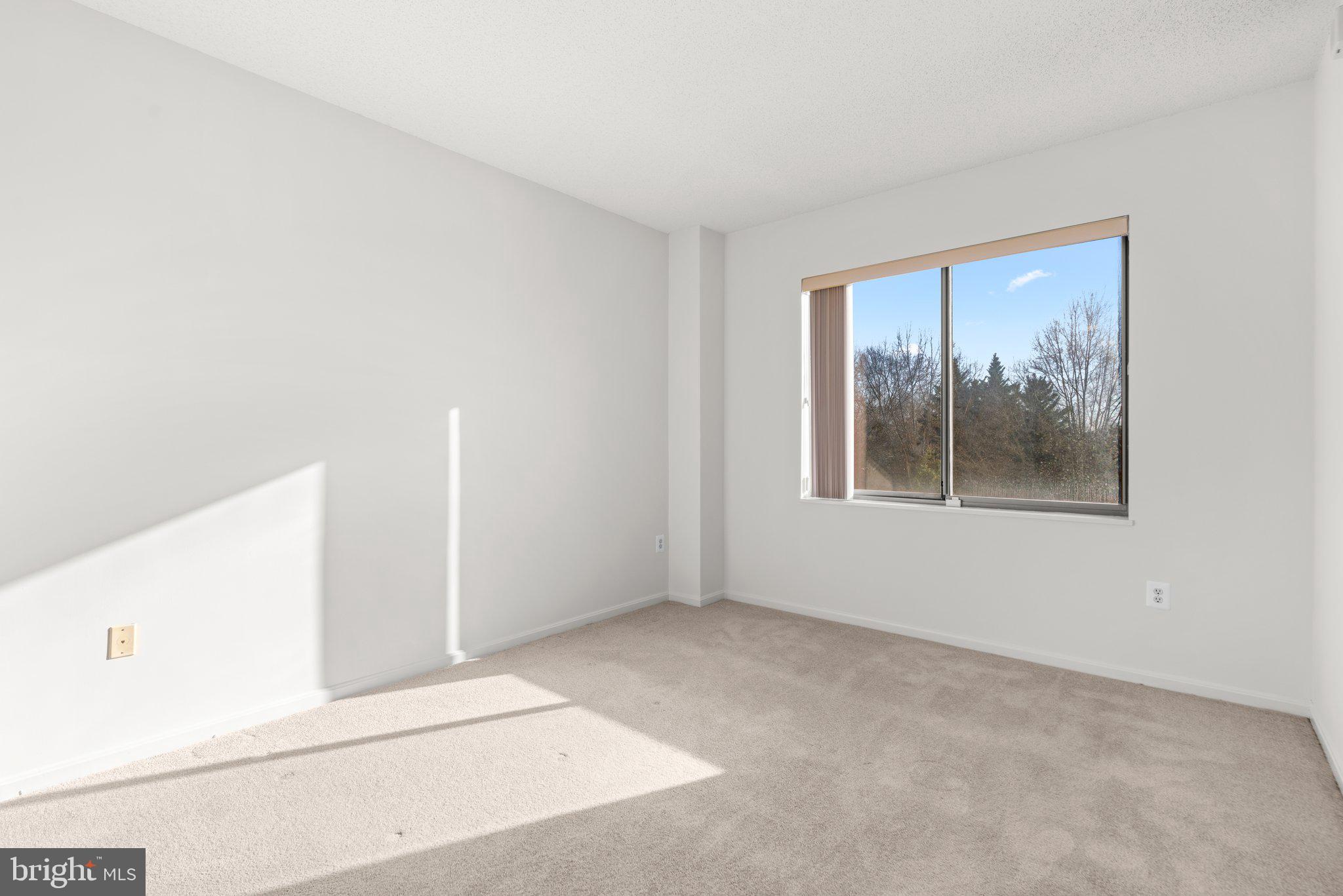 TURNBERRY COURTS AT LEIS - Residential Lease