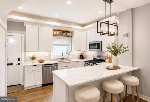 Townhouse For Rent - 1725 Lombard Street<br/> PHILADELPHIA, PA 19146