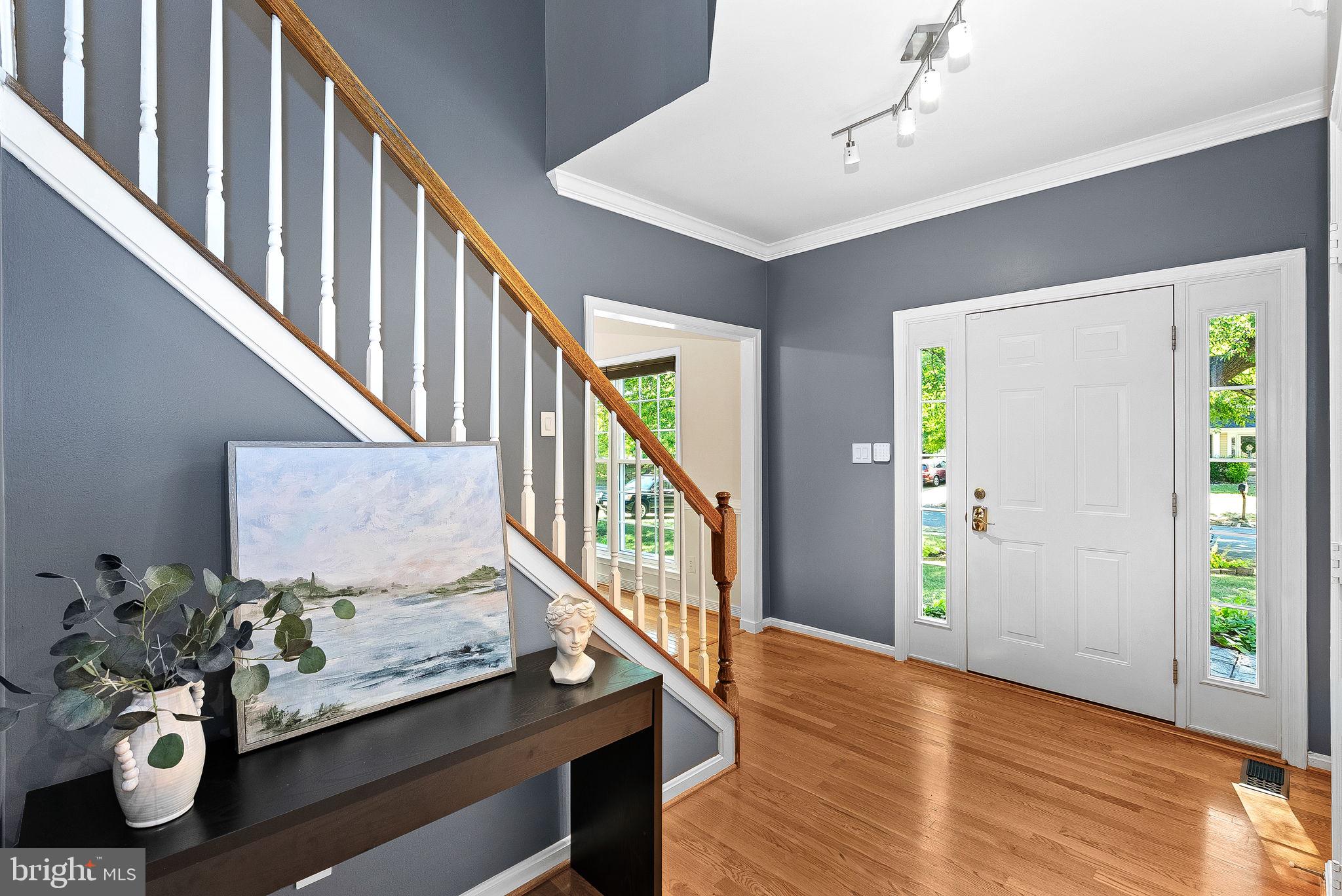5570 VILLAGE CENTER DRIVE