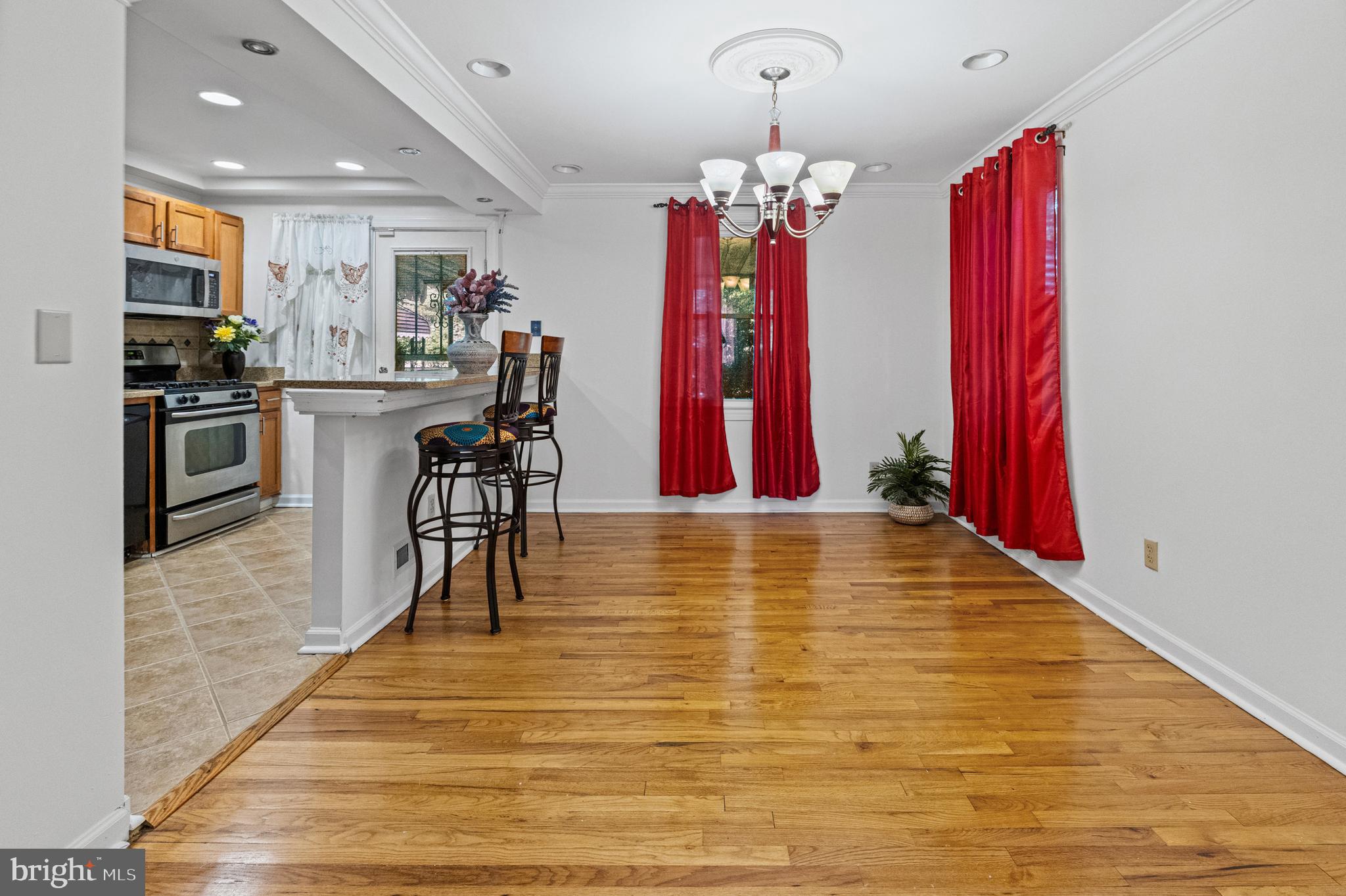 1037 REVERDY ROAD