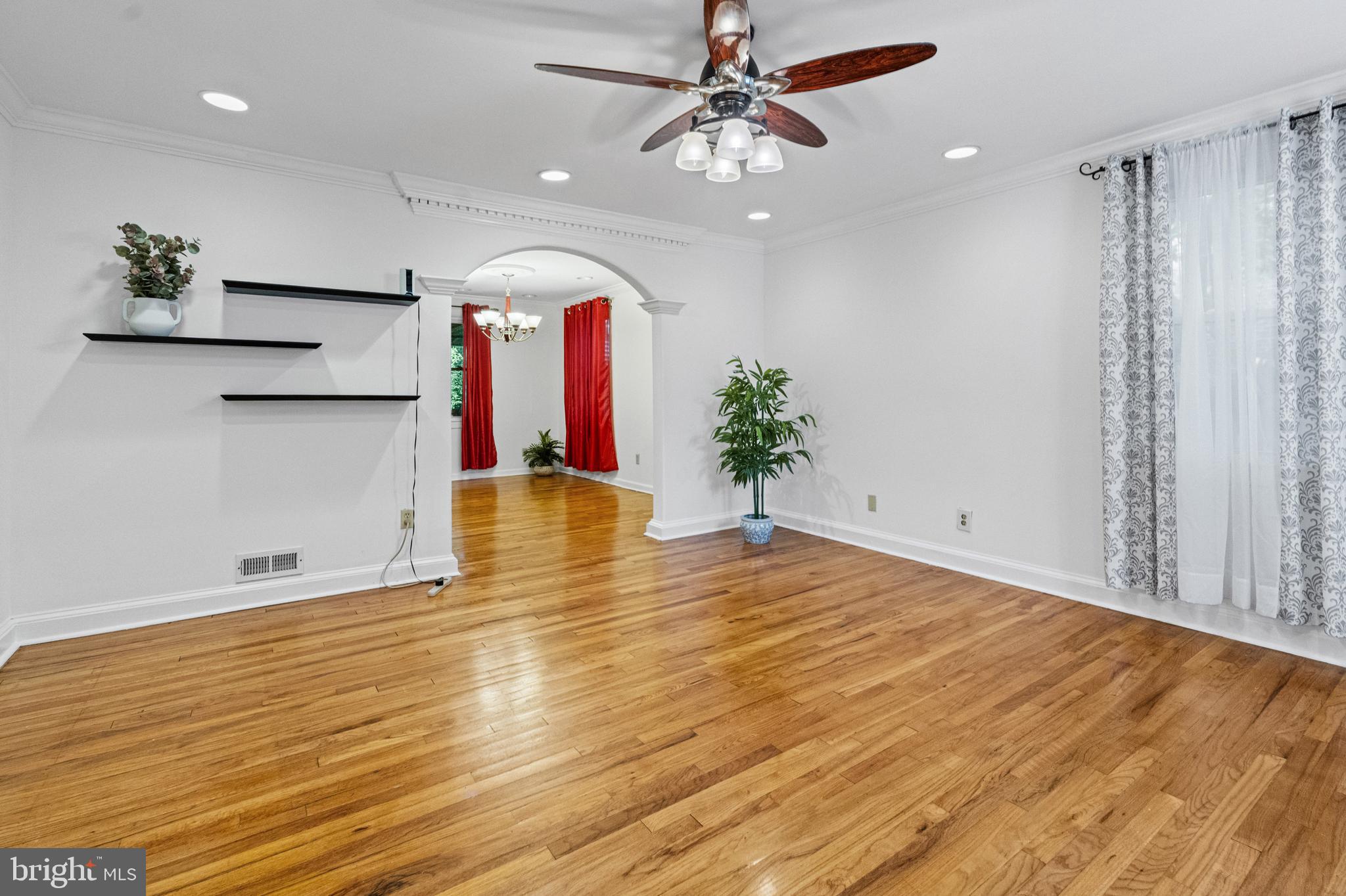 1037 REVERDY ROAD