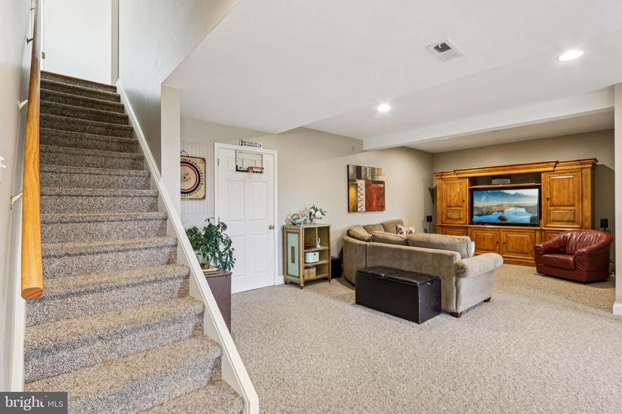 SNOWDEN VILLAGE - Residential