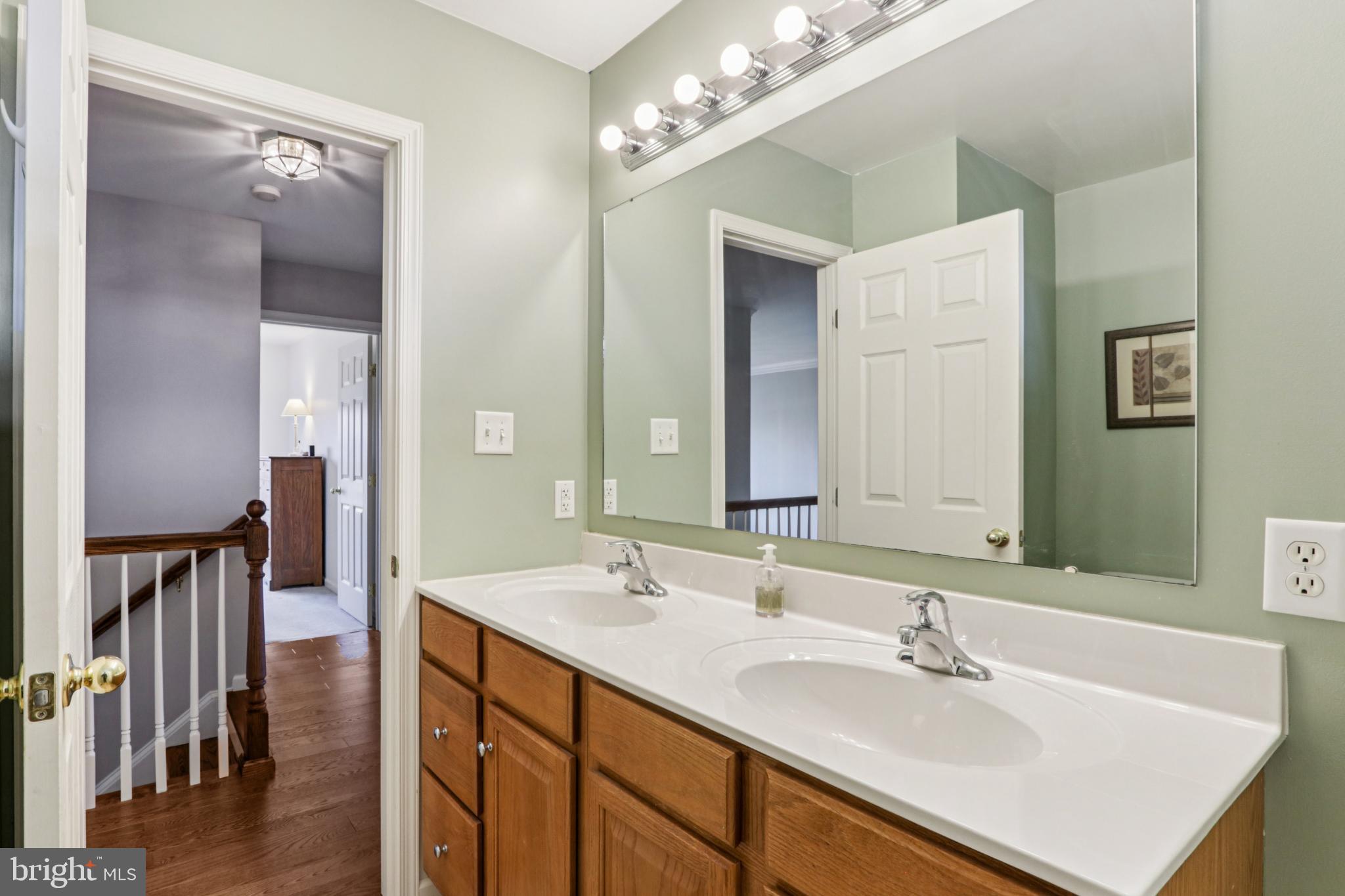 SNOWDEN VILLAGE - Residential