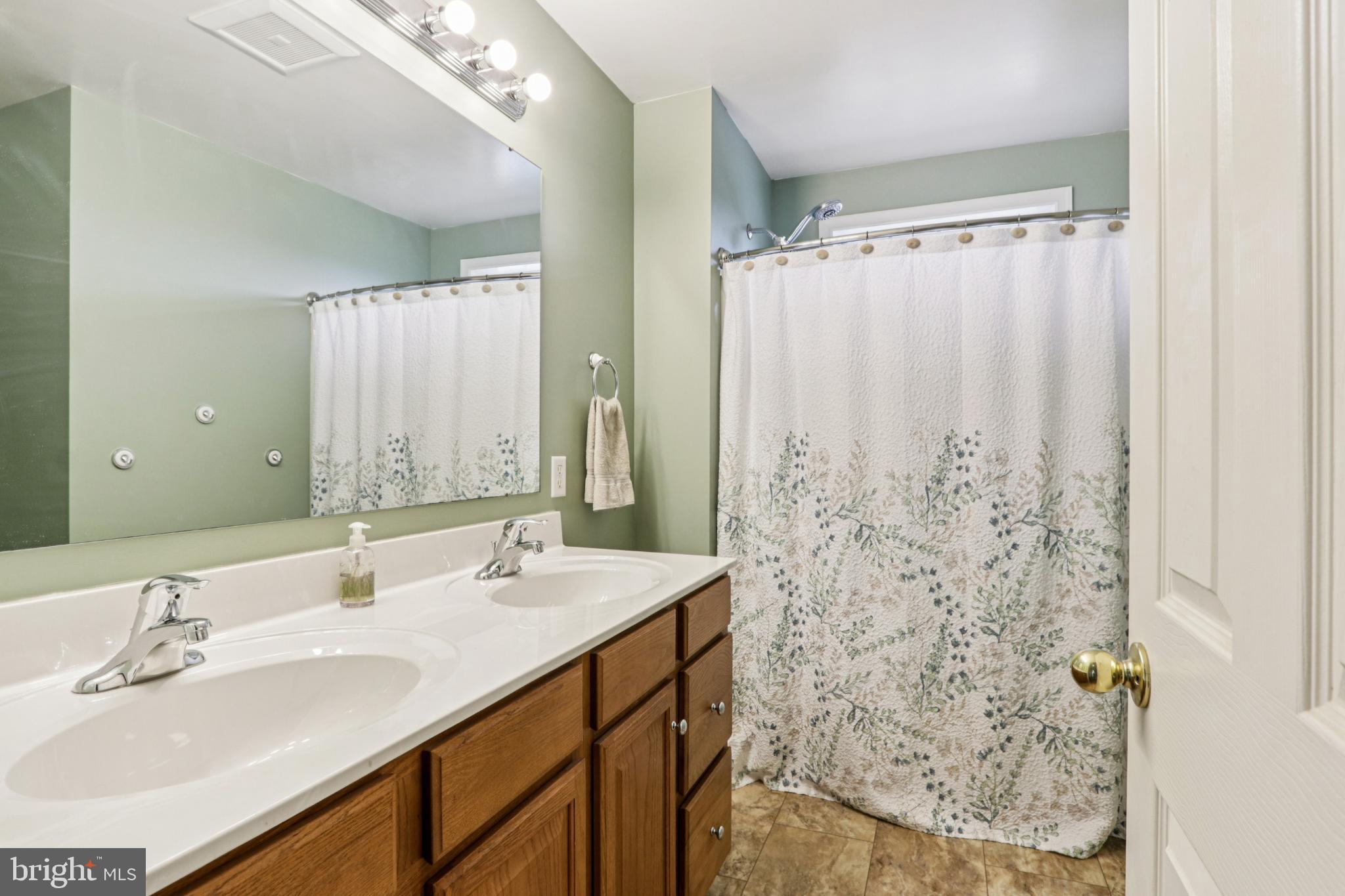 SNOWDEN VILLAGE - Residential