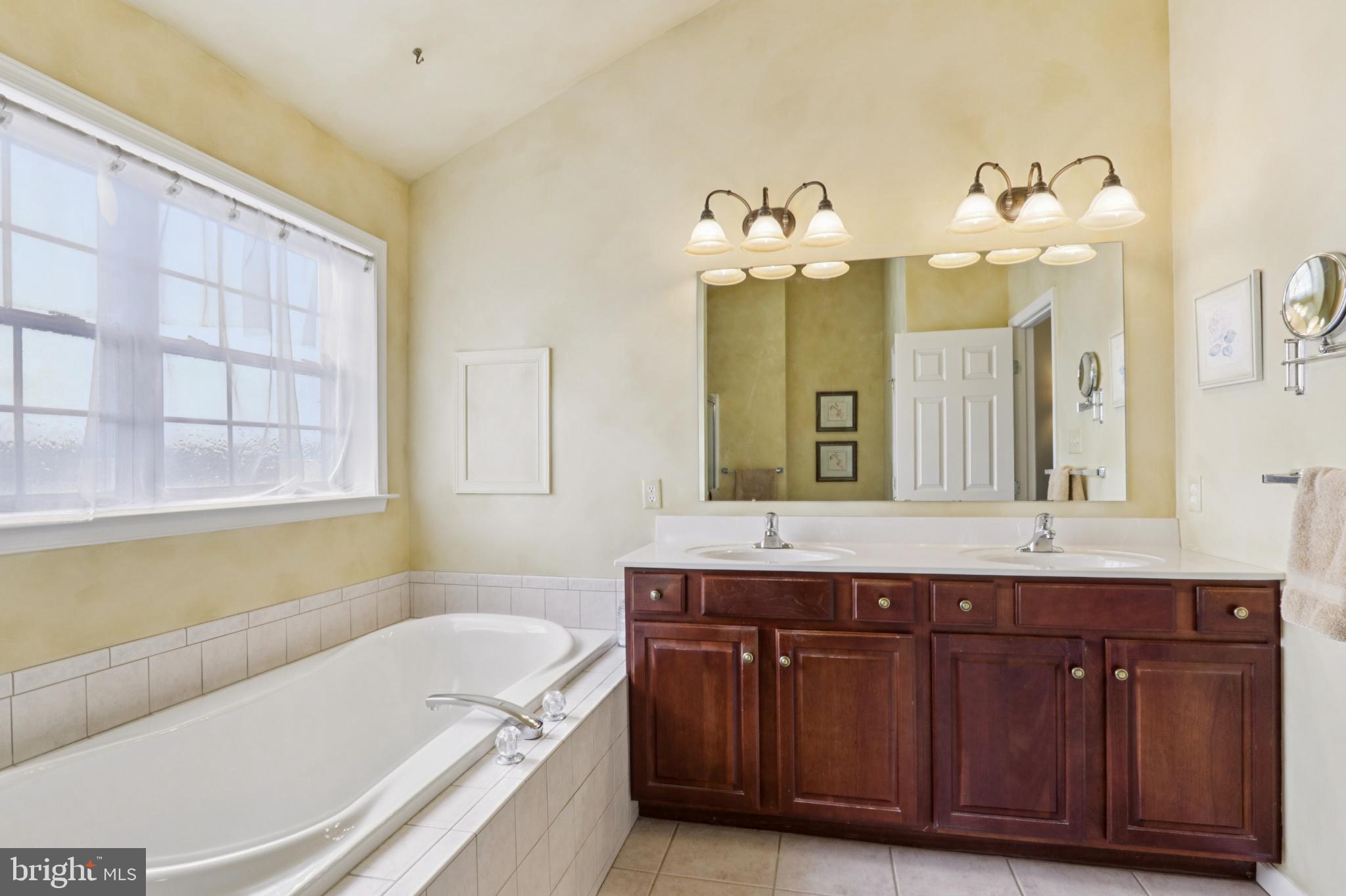 SNOWDEN VILLAGE - Residential