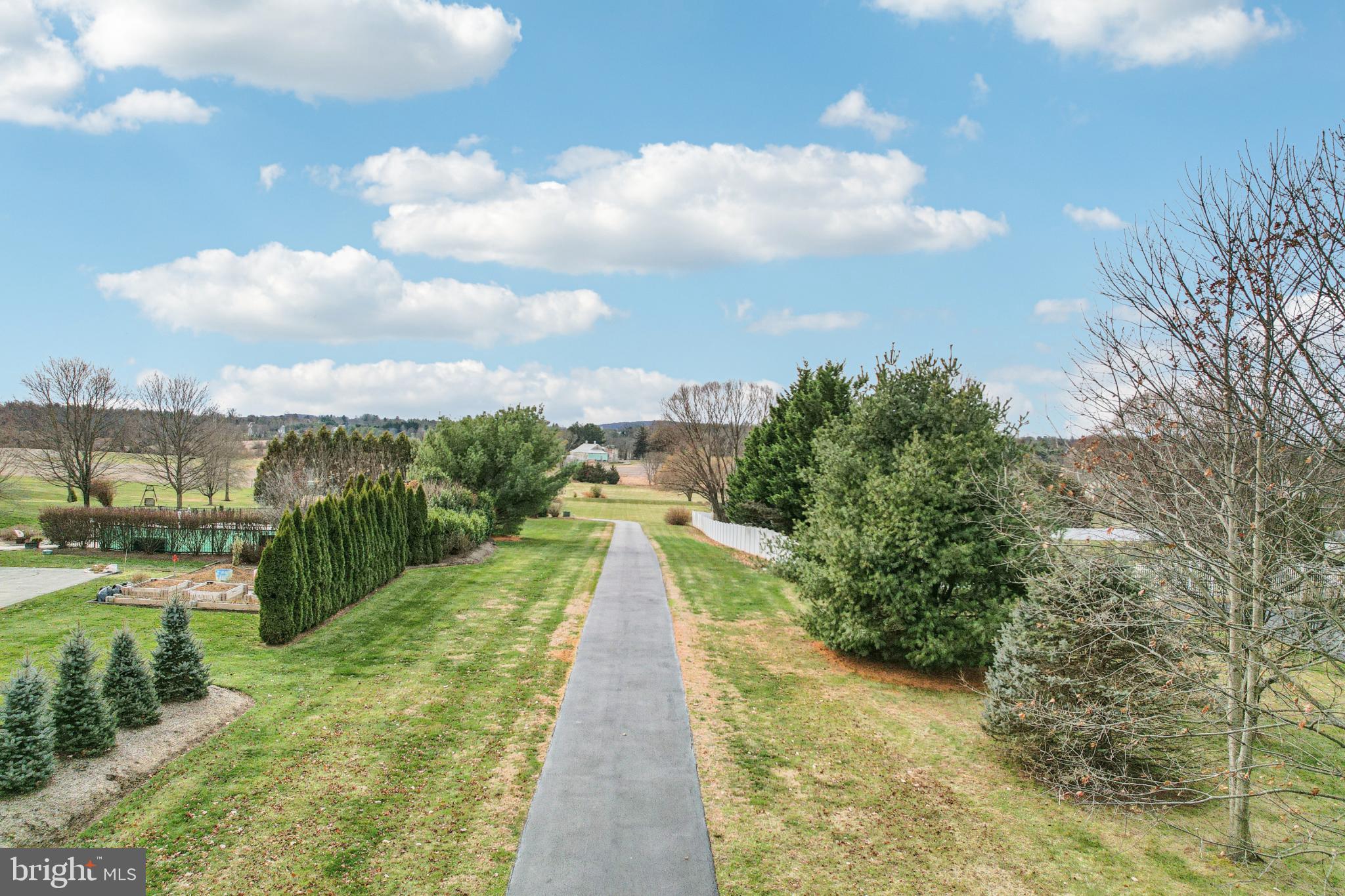 SNOWDEN VILLAGE - Residential