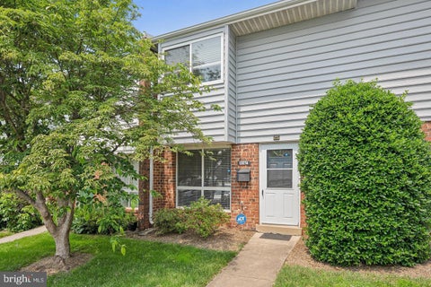 Photo of 13274 Poener Place, HERNDON, VA 20170 (MLS # VAFX2337626)