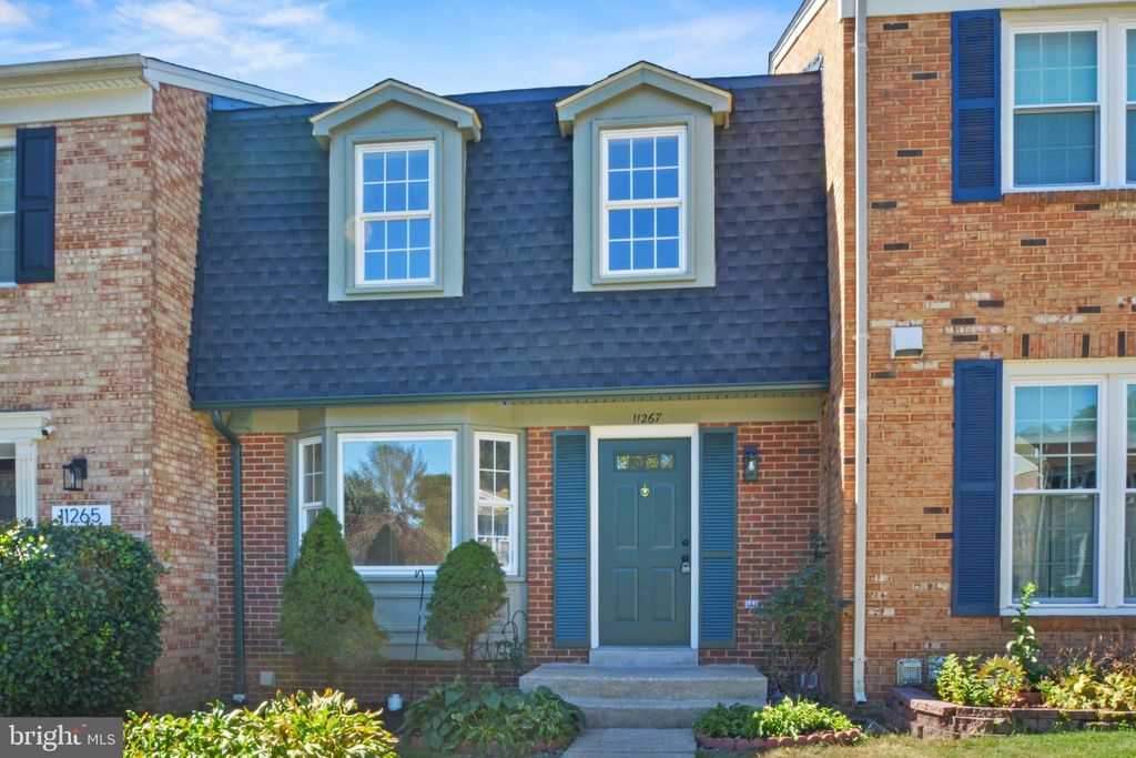 Photo of 11267 Edgemoor Court, WOODBRIDGE, VA 22192 (MLS # VAPW2103780)