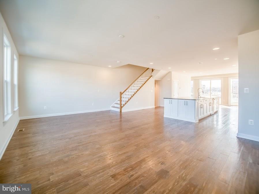 GREENBELT STATION - Residential