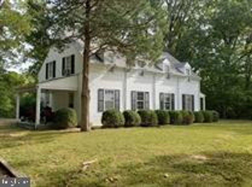 ranquil duplex located on a fully functioning horse farm! This 2 bedroom, 1.5 bathroom home is located in King George County near Hopyard Farms subdivision only 20 minutes drive from Fredericksburg. Located on Powhatan Plantation, the setting is perfect for a lover of peaceful and serene living. The home has real hardwood floors throughout and a large country kitchen. Beautiful panoramic views from every window. Mature tree-lined driveway and rolling hills surround this hidden gem. Landscaping and maintenance included. The property is currently tenant occupied, the property will not be shown until it is vacant but we are still accepting applications for pre-approval.  Tenants are not allowed contact with the farm animals and may not hang holiday decor on the exterior of the dwelling. Pets are considered on a case by case basis. Housing Choice Program Voucher's Accepted.