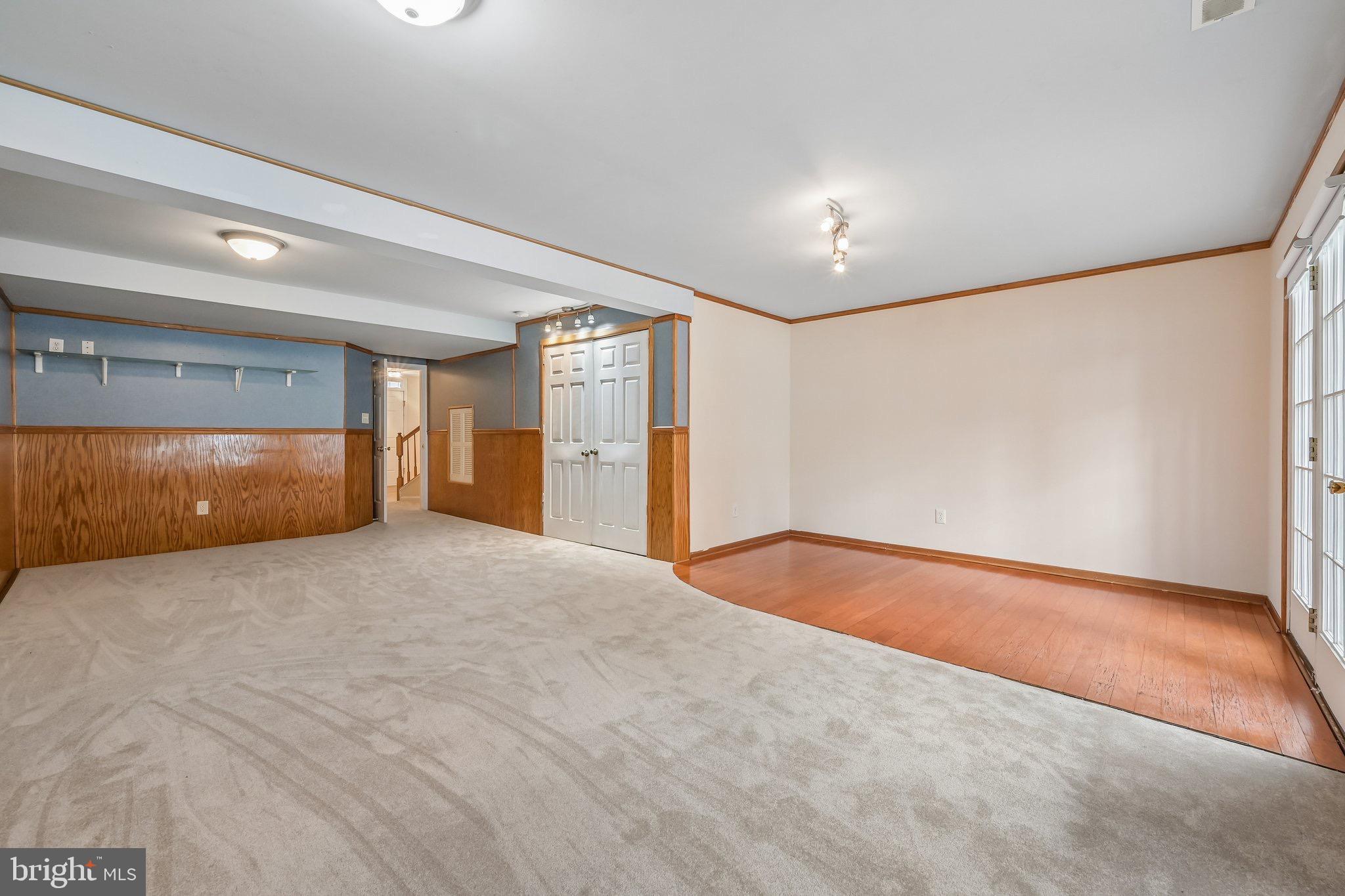 10 SADDLE LANE