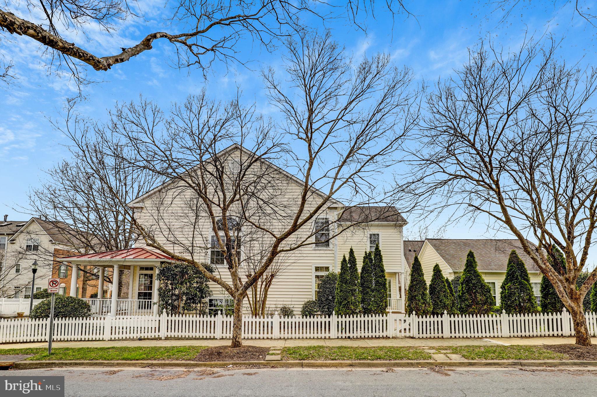 LAKELANDS - Residential