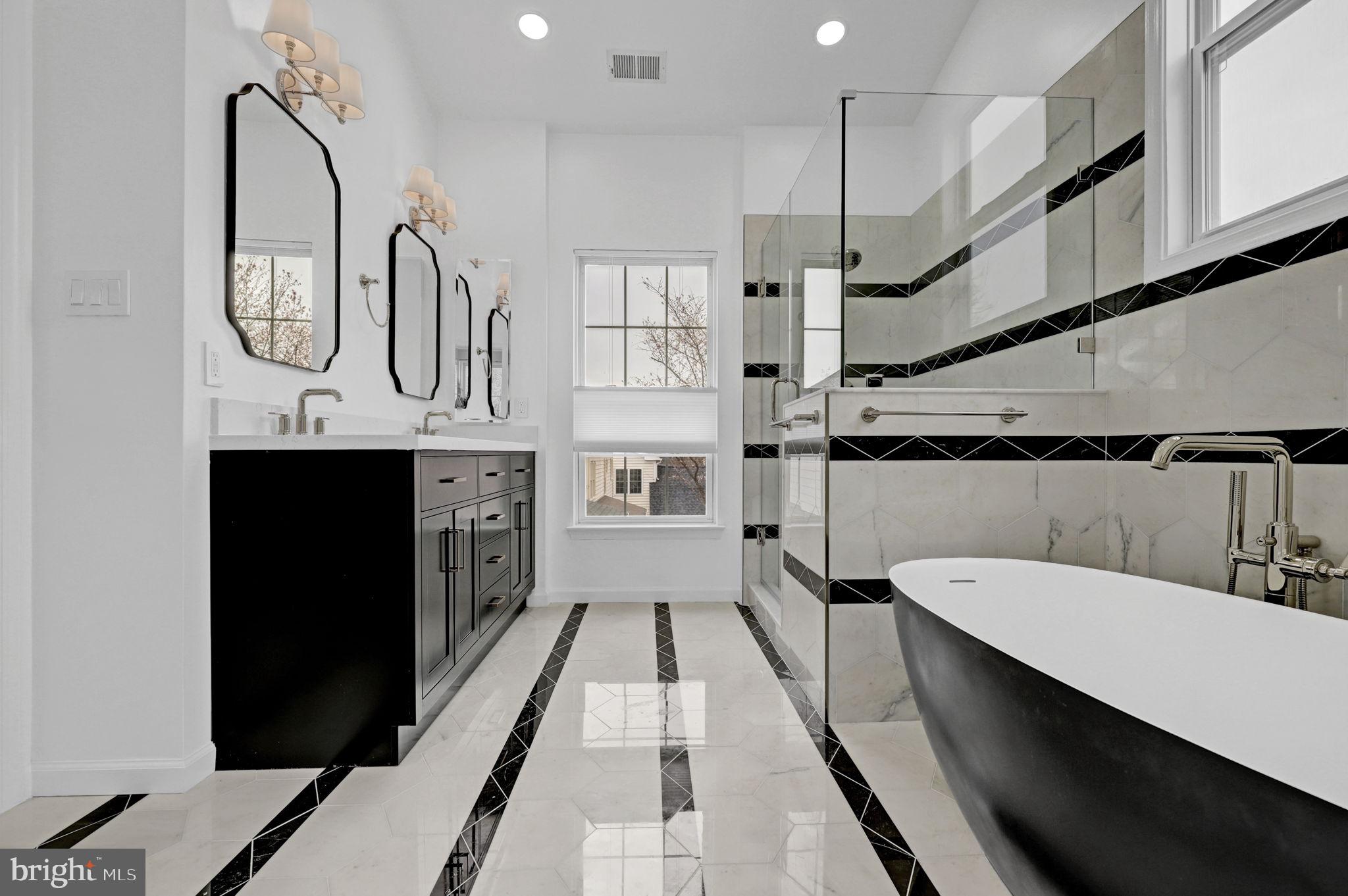 LAKELANDS - Residential