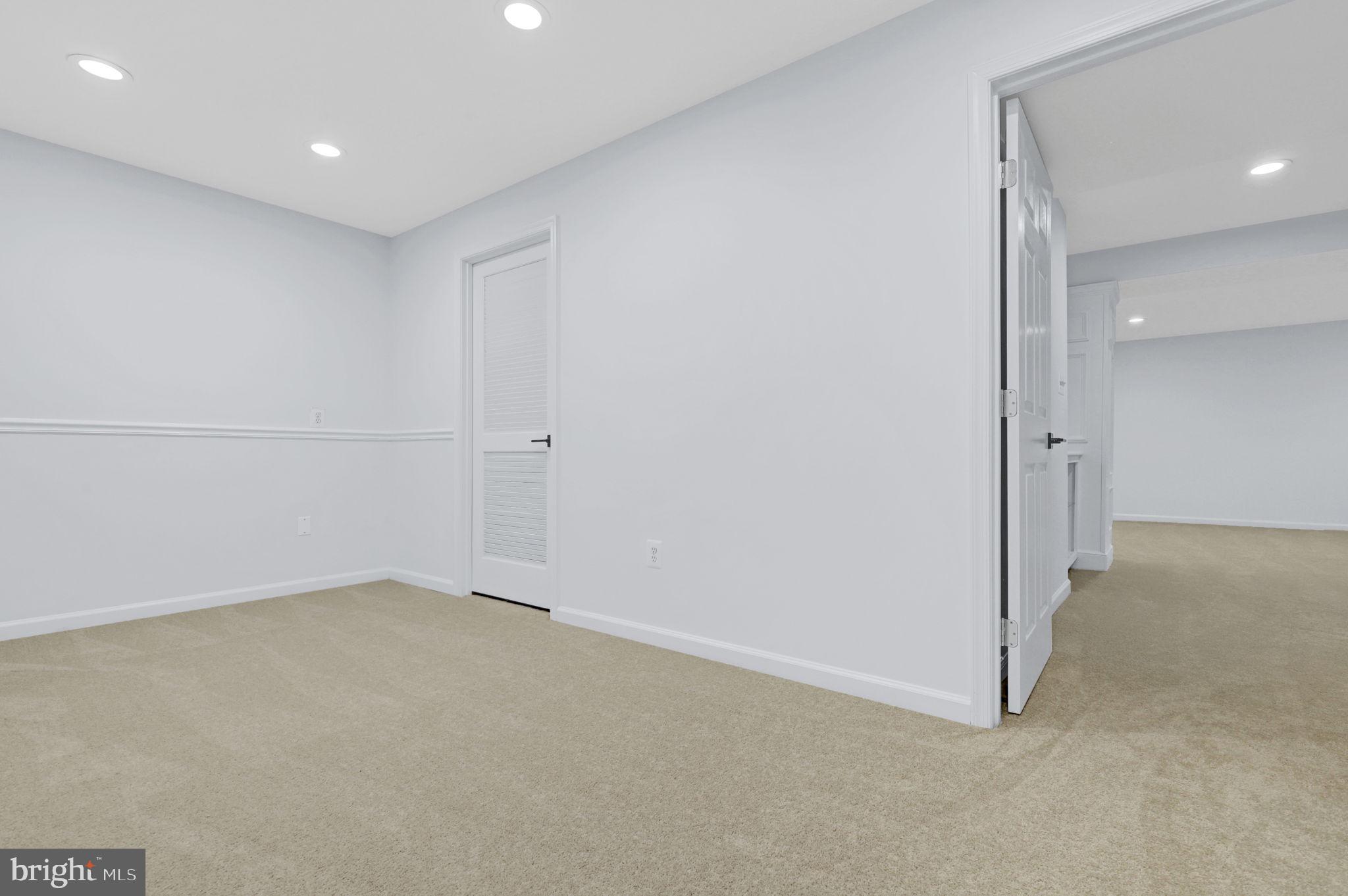 LAKELANDS - Residential