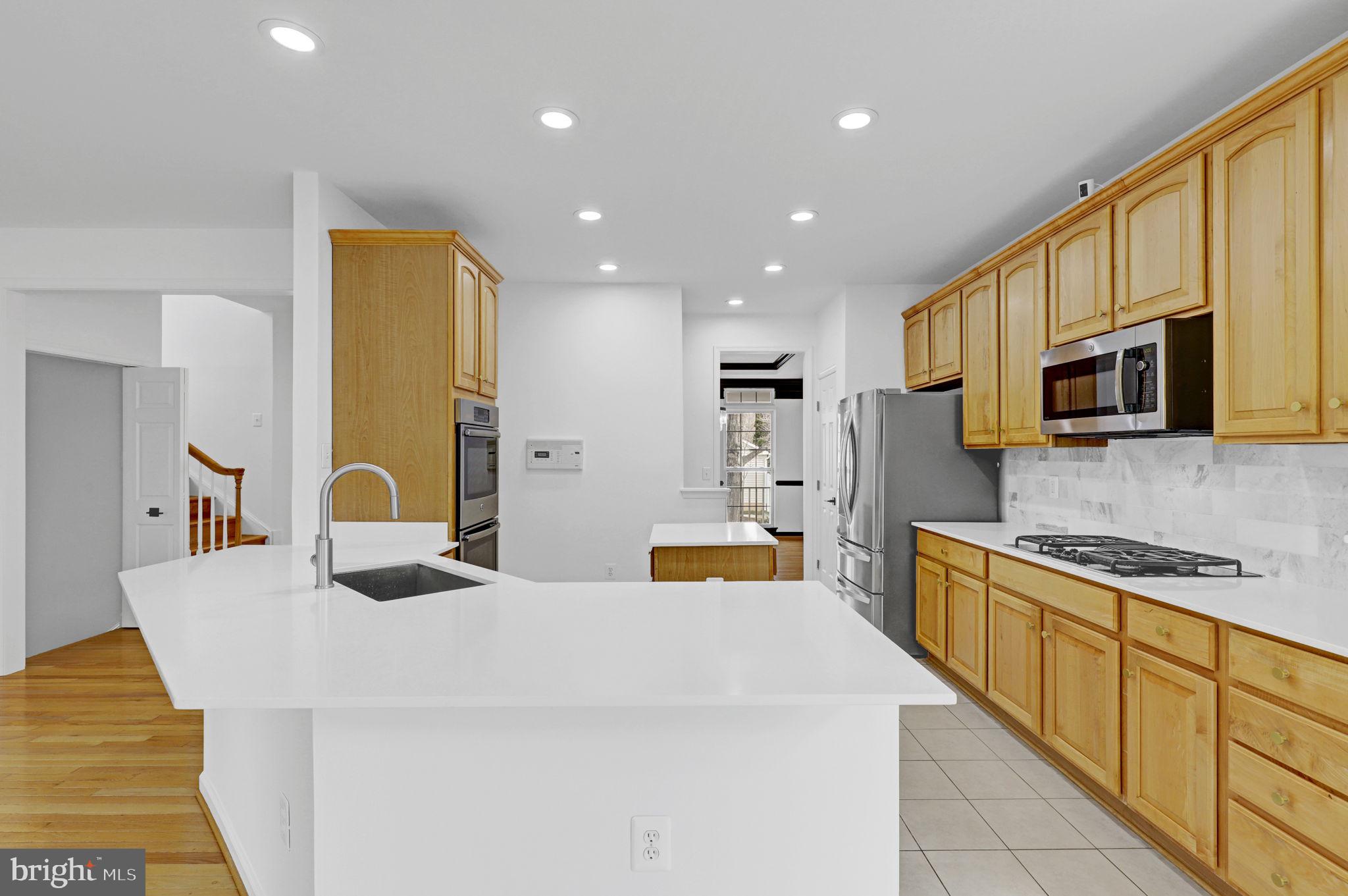 LAKELANDS - Residential