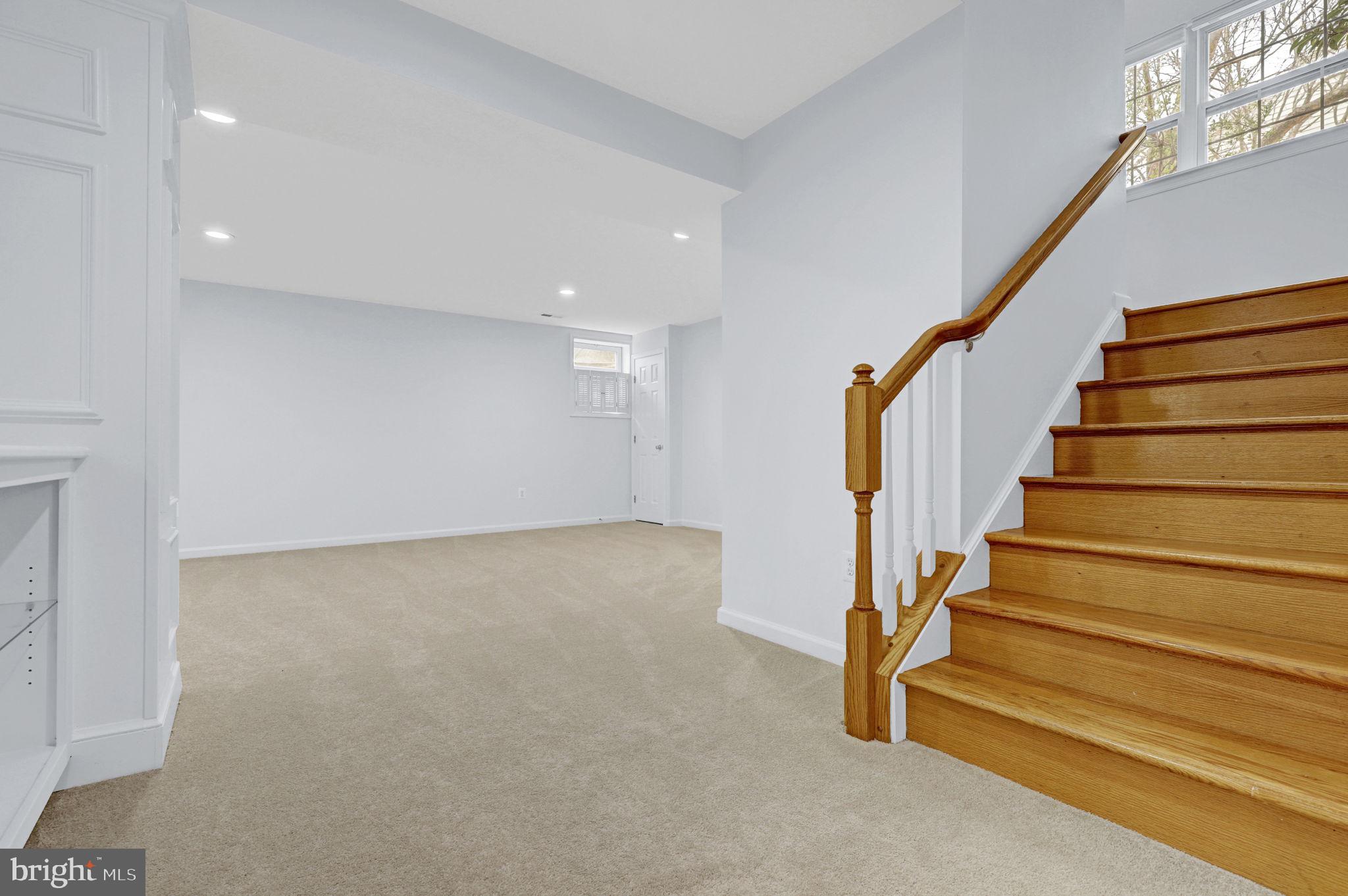 LAKELANDS - Residential