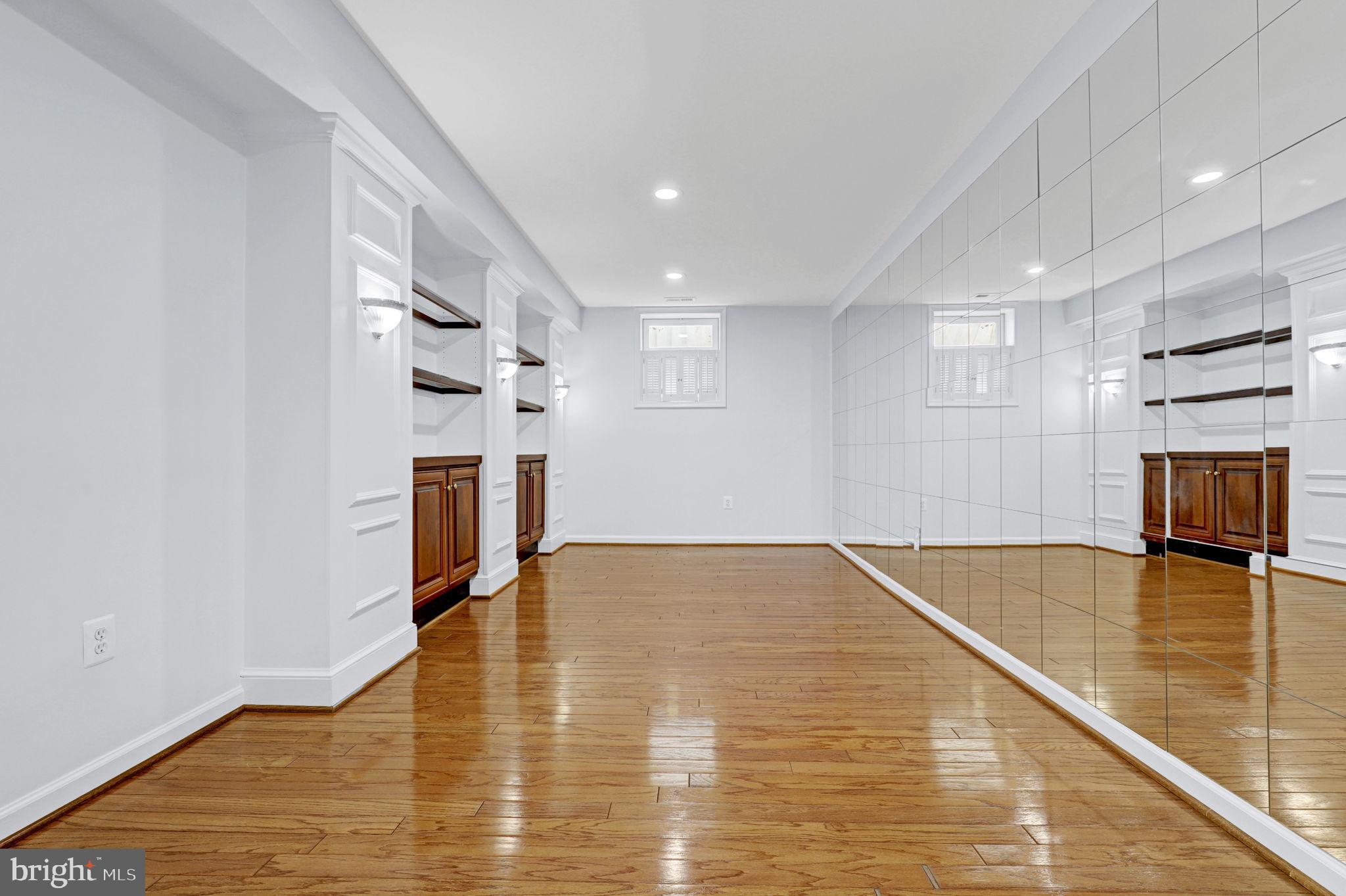 LAKELANDS - Residential