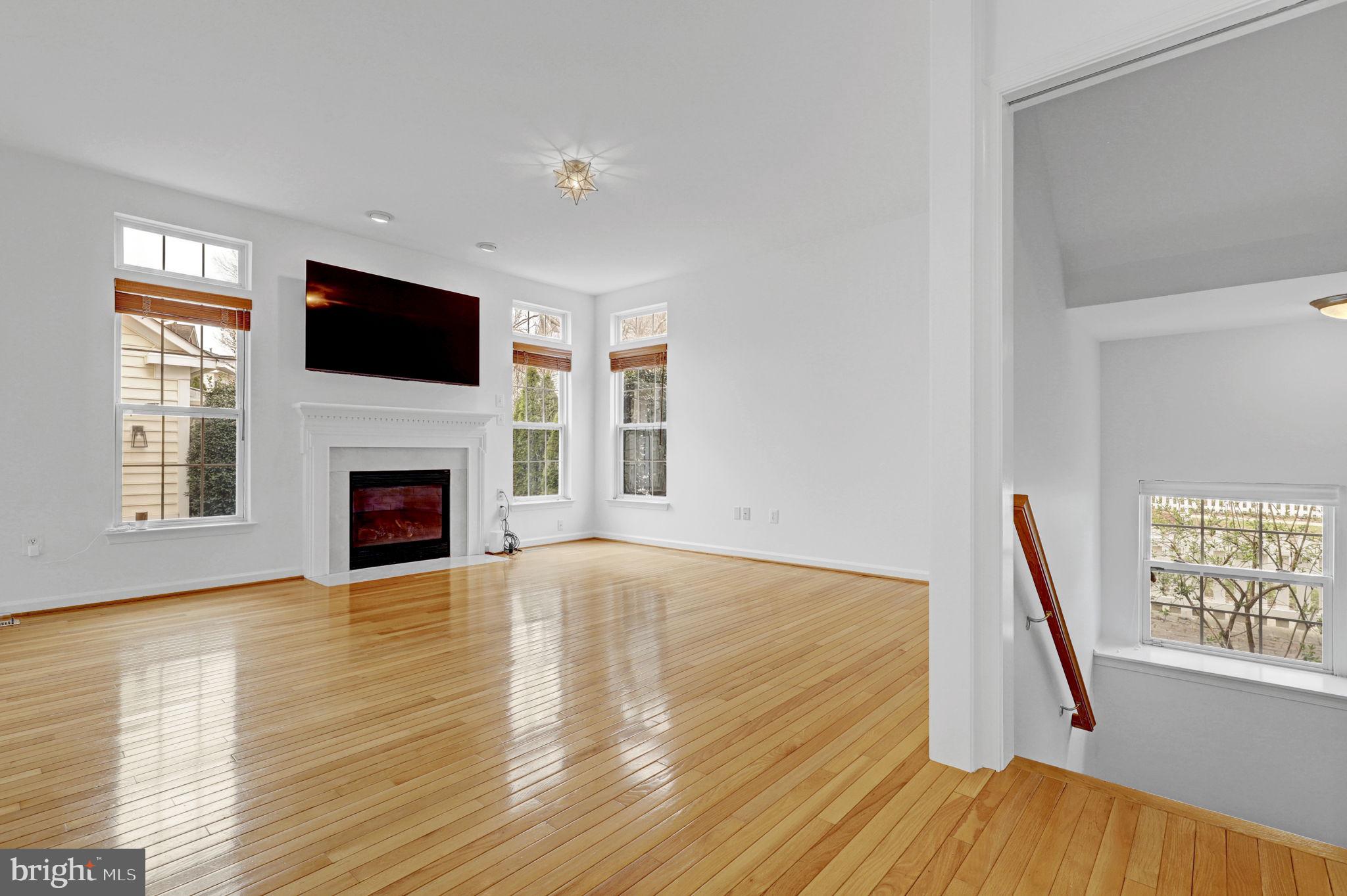 LAKELANDS - Residential