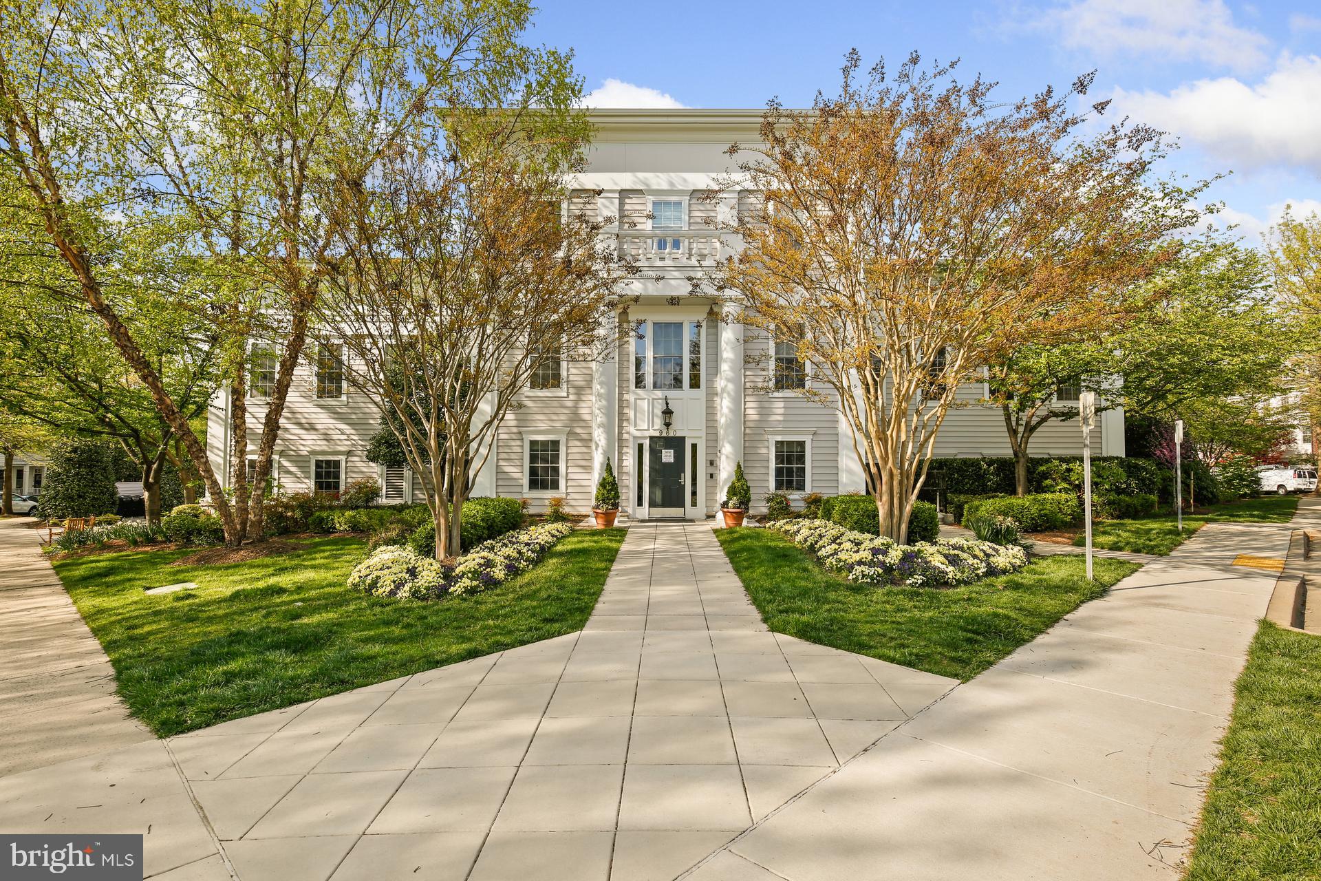 LAKELANDS - Residential