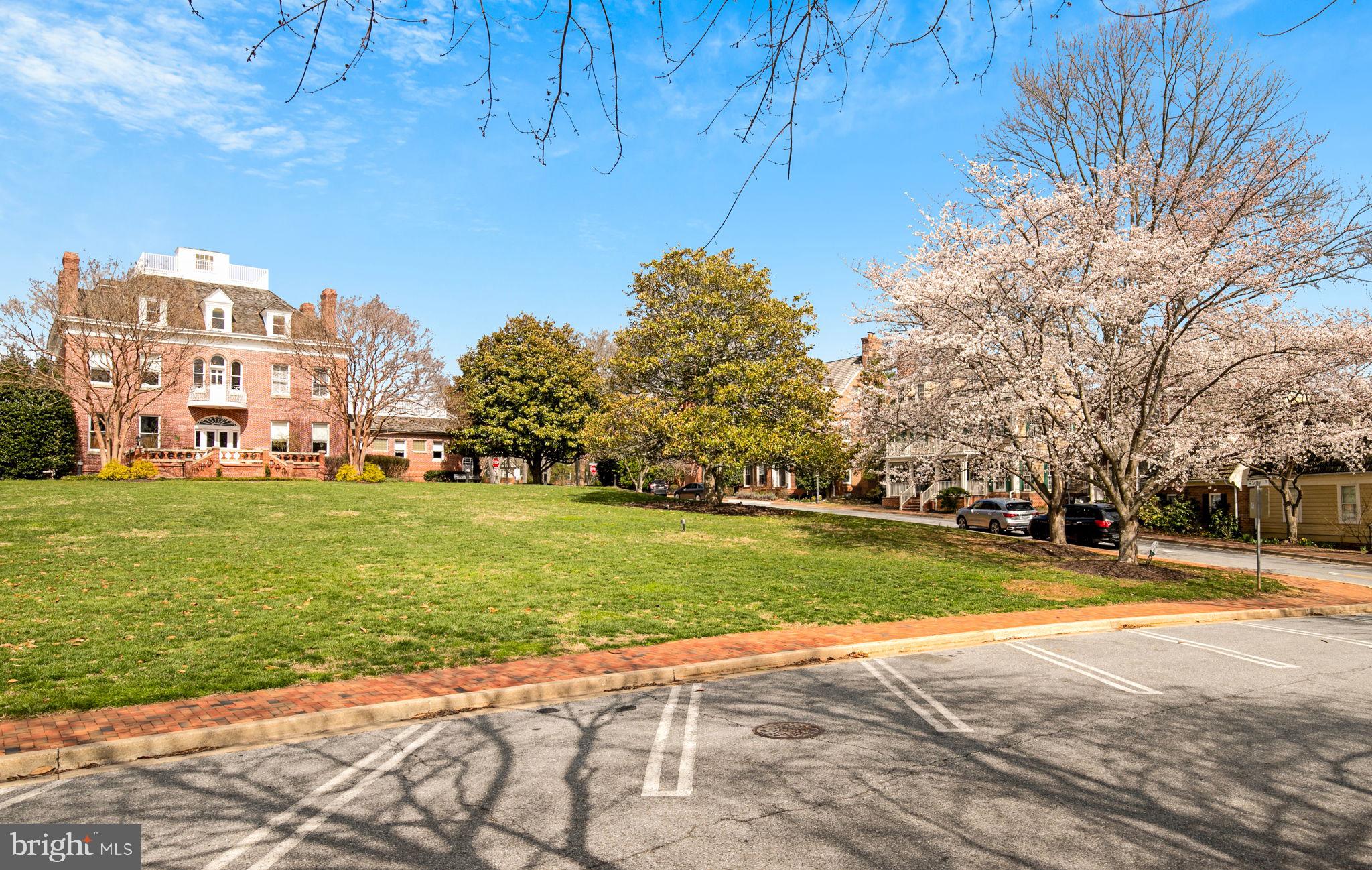 LAKELANDS - Residential