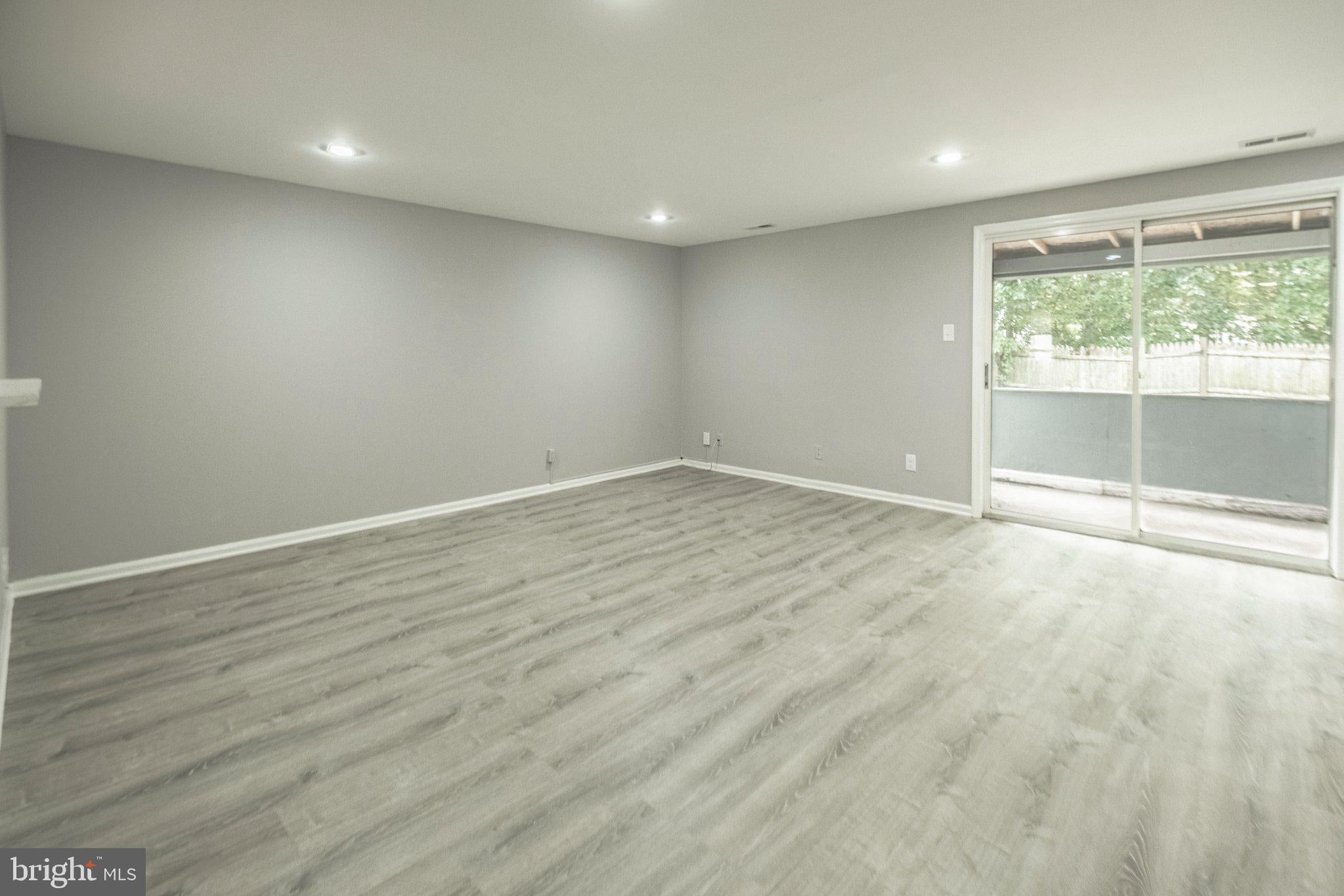 129 VILLA KNOLL COURT