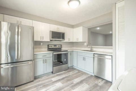 Townhouse For Rent - 129 Villa Knoll Court<br/> SICKLERVILLE, NJ 08081