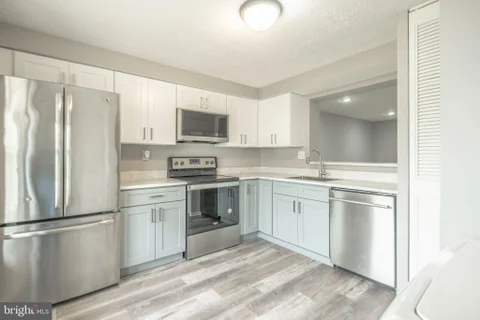 MLS: NJCD2128136