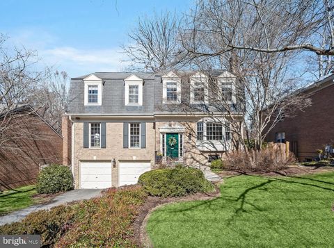 Photo of 6305 Avalon Drive, BETHESDA, MD 20816 (MLS # MDMC2165944)