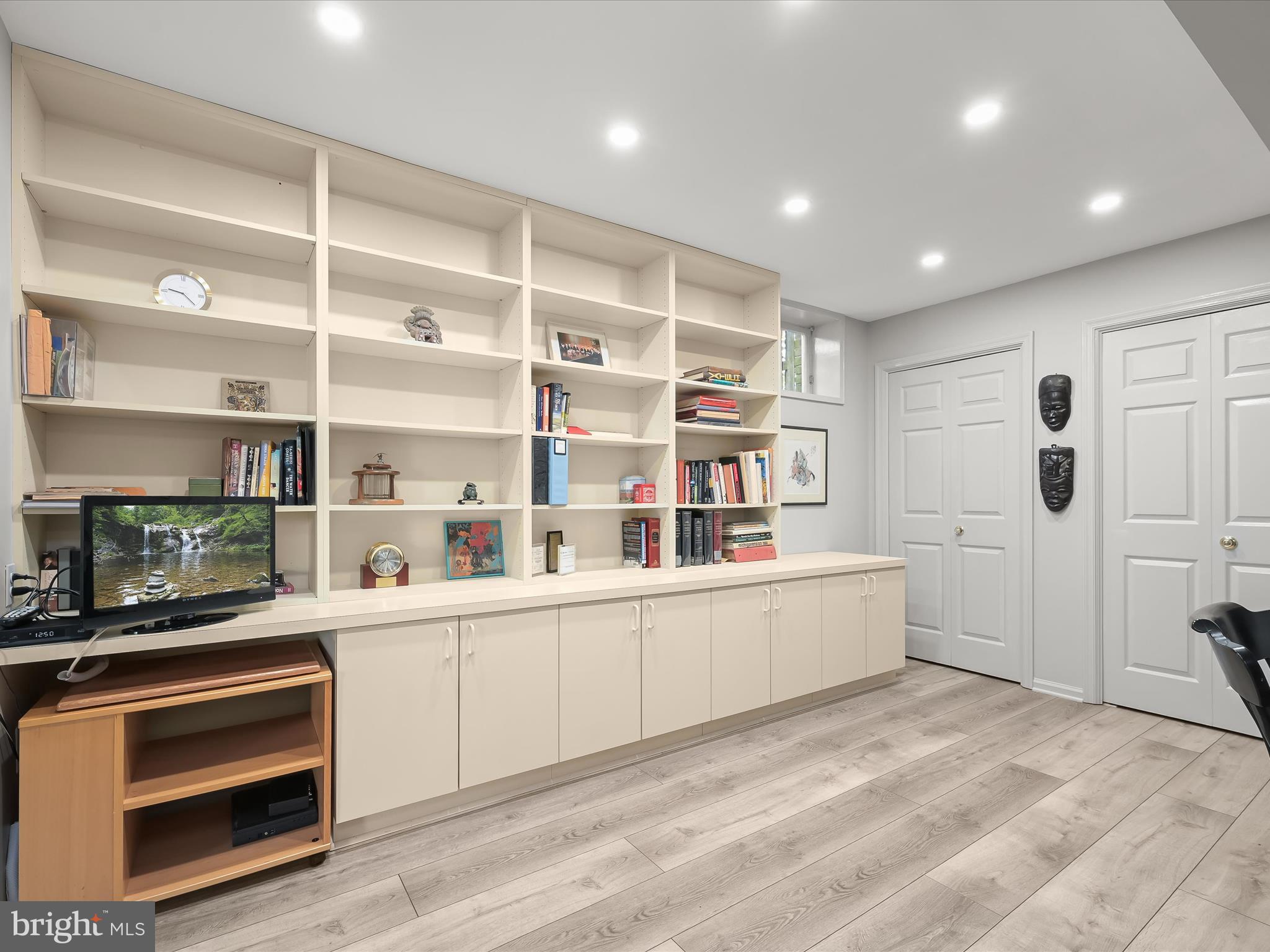 WOODACRES - Residential