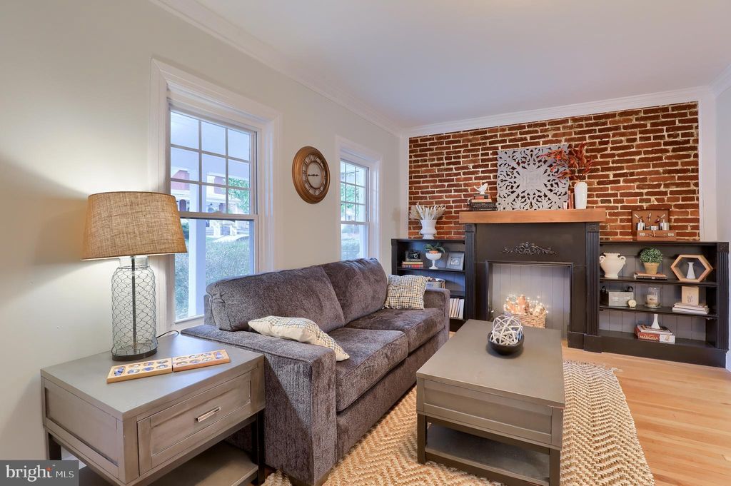 Photo of 957 E ORANGE ST, LANCASTER, PA 17602 (MLS # PALA2029398)