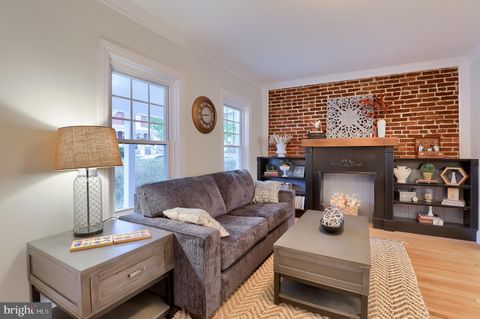 Photo of 957 E ORANGE ST, LANCASTER, PA 17602 (MLS # PALA2029398)