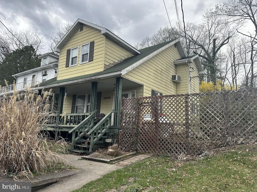 CALLING ALL INVESTORS!  This four bedroom, one bath home has endless potential.  Would be a good rental investment or a great flip!  Seller is very motivated.  Call today and make this one the next in your portfolio.  PROPERTY BEING SOLD AS-IS!