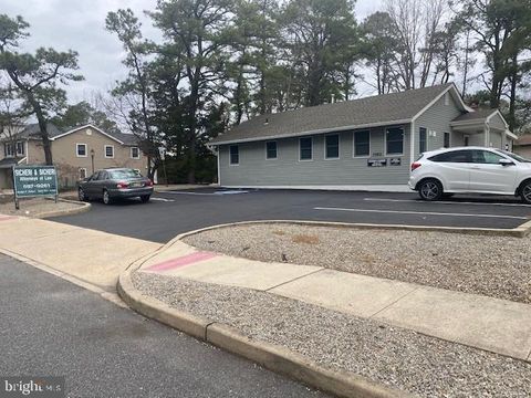 Photo of 1160 Beacon Avenue, MANAHAWKIN, NJ 08050 (MLS # NJOC2037468)