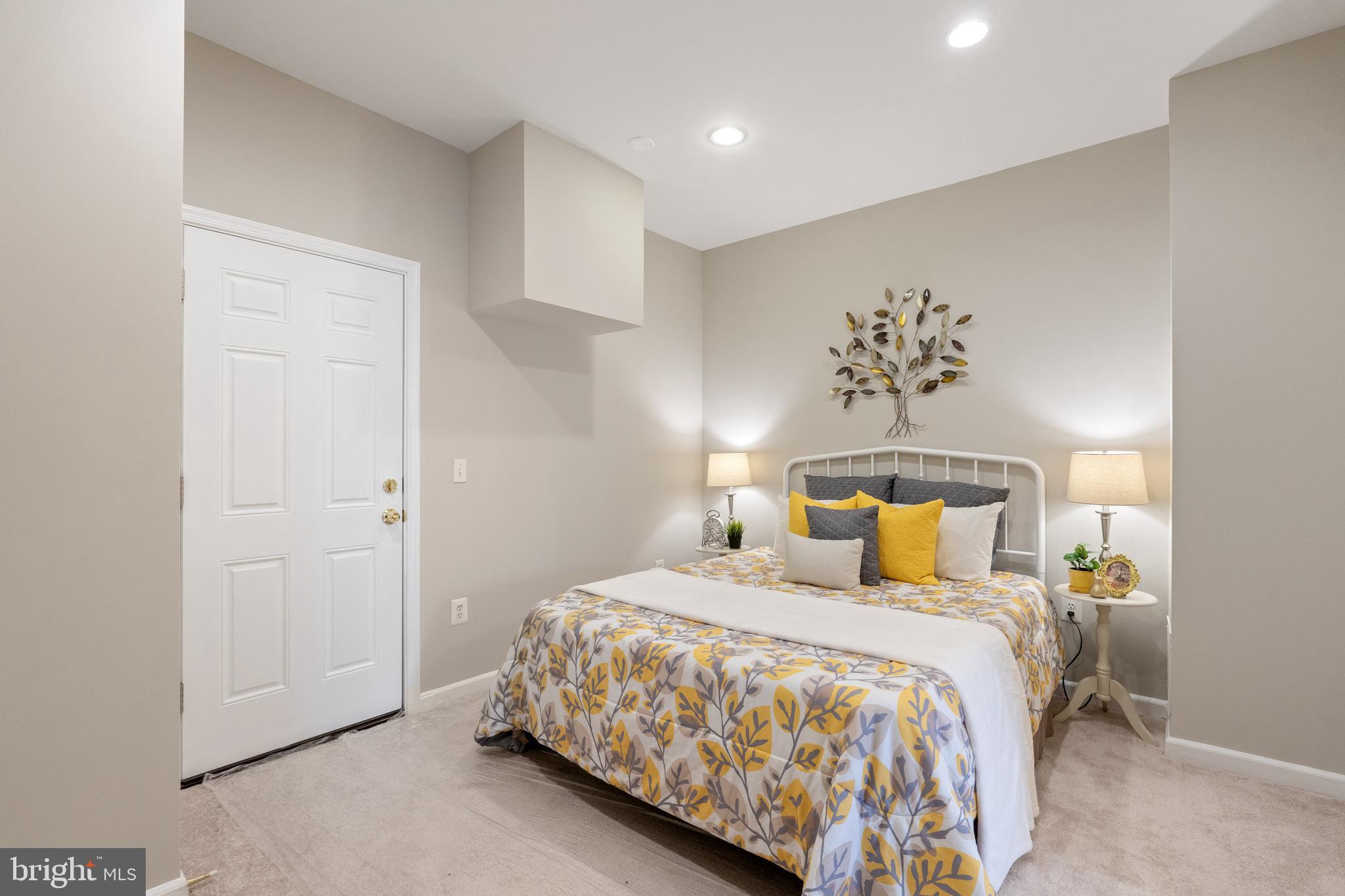 POTOMAC CROSSING - Residential