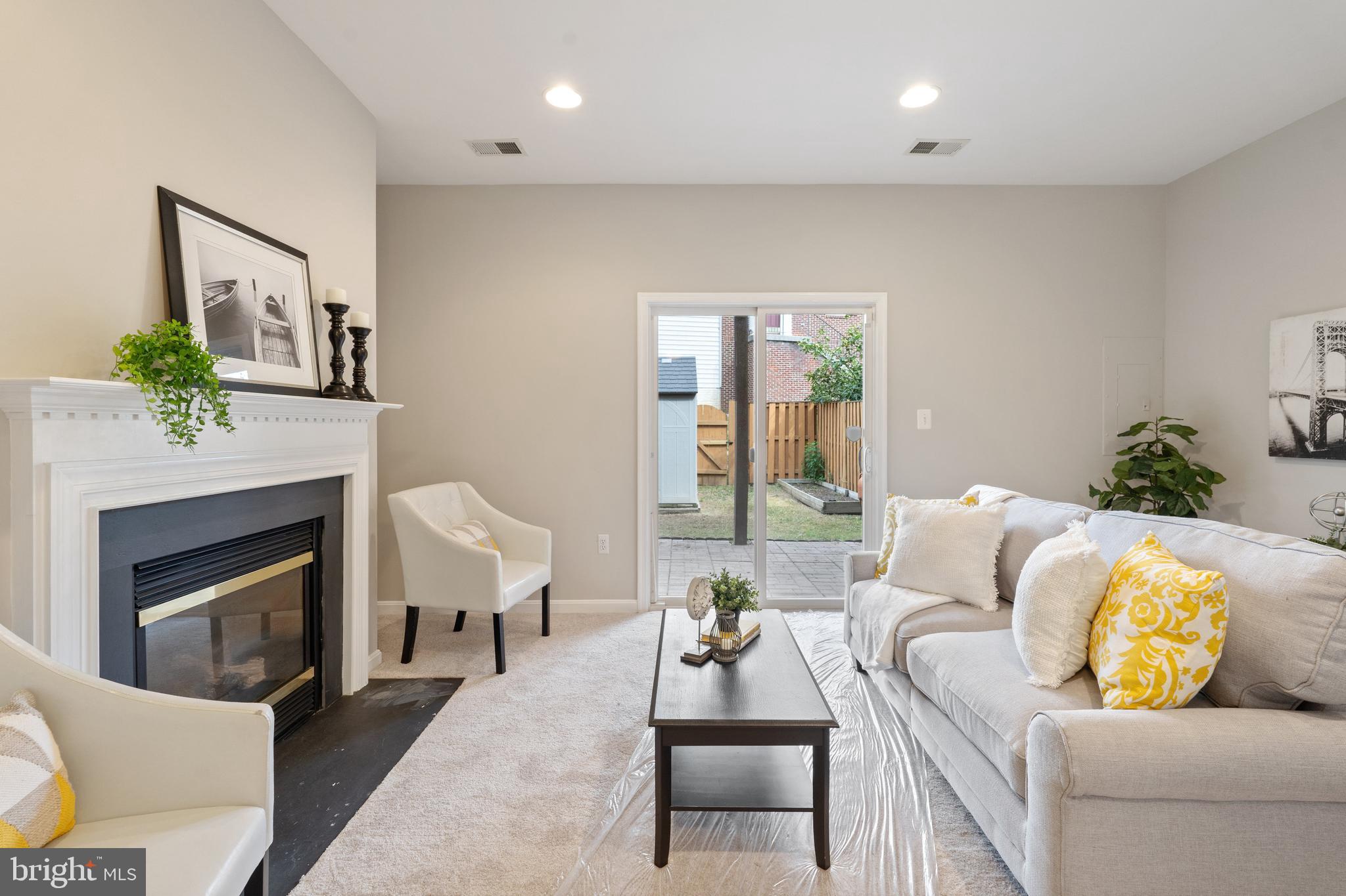 POTOMAC CROSSING - Residential