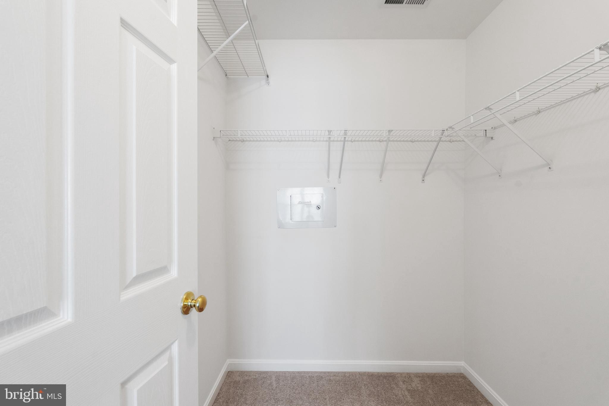 POTOMAC CROSSING - Residential