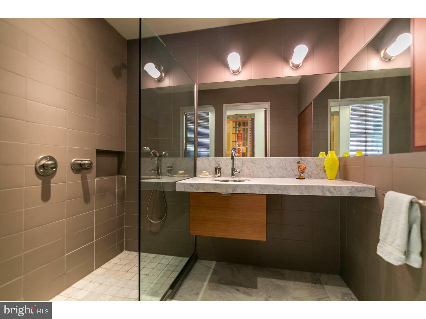 WASHINGTON SQ - Residential