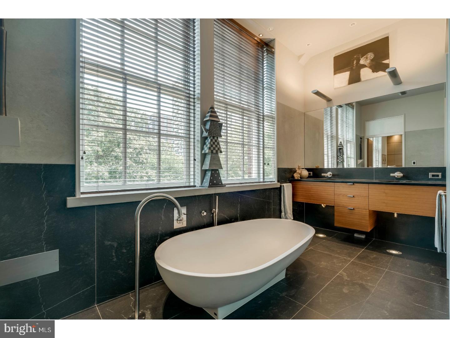 WASHINGTON SQ - Residential