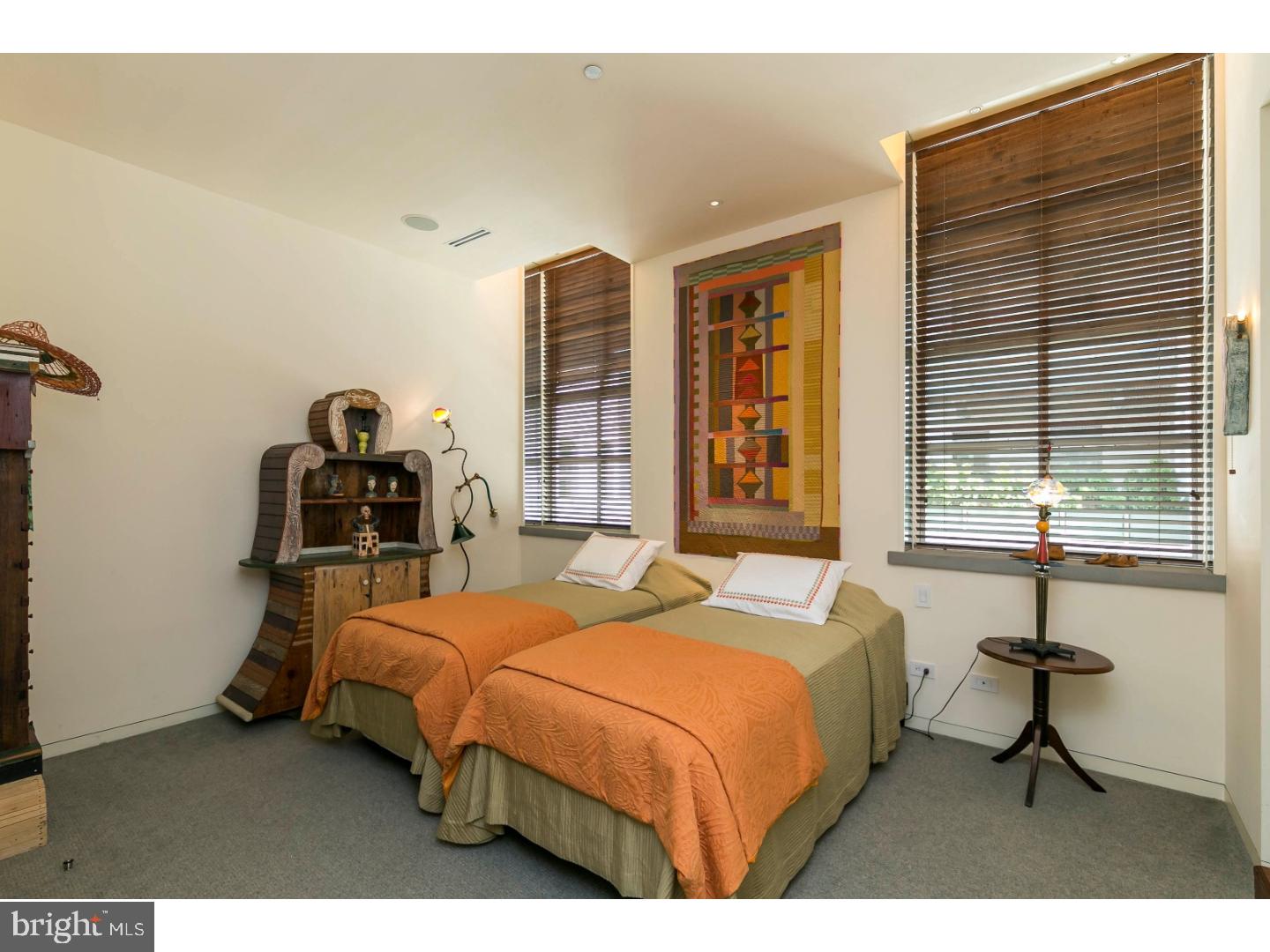 WASHINGTON SQ - Residential