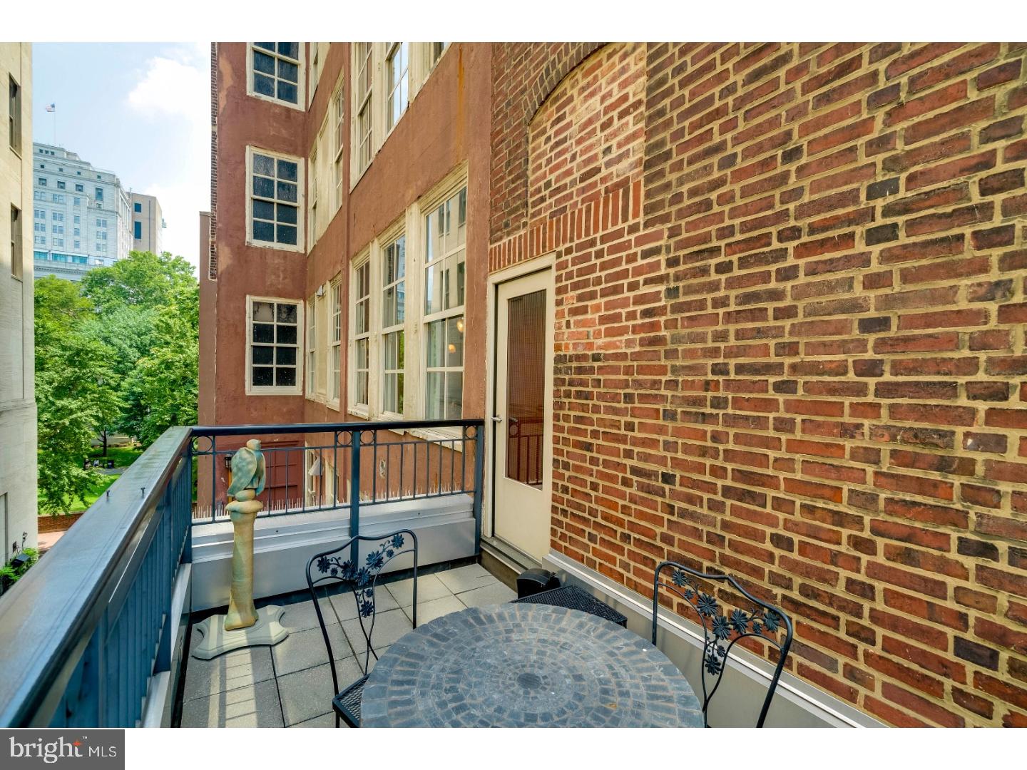 WASHINGTON SQ - Residential