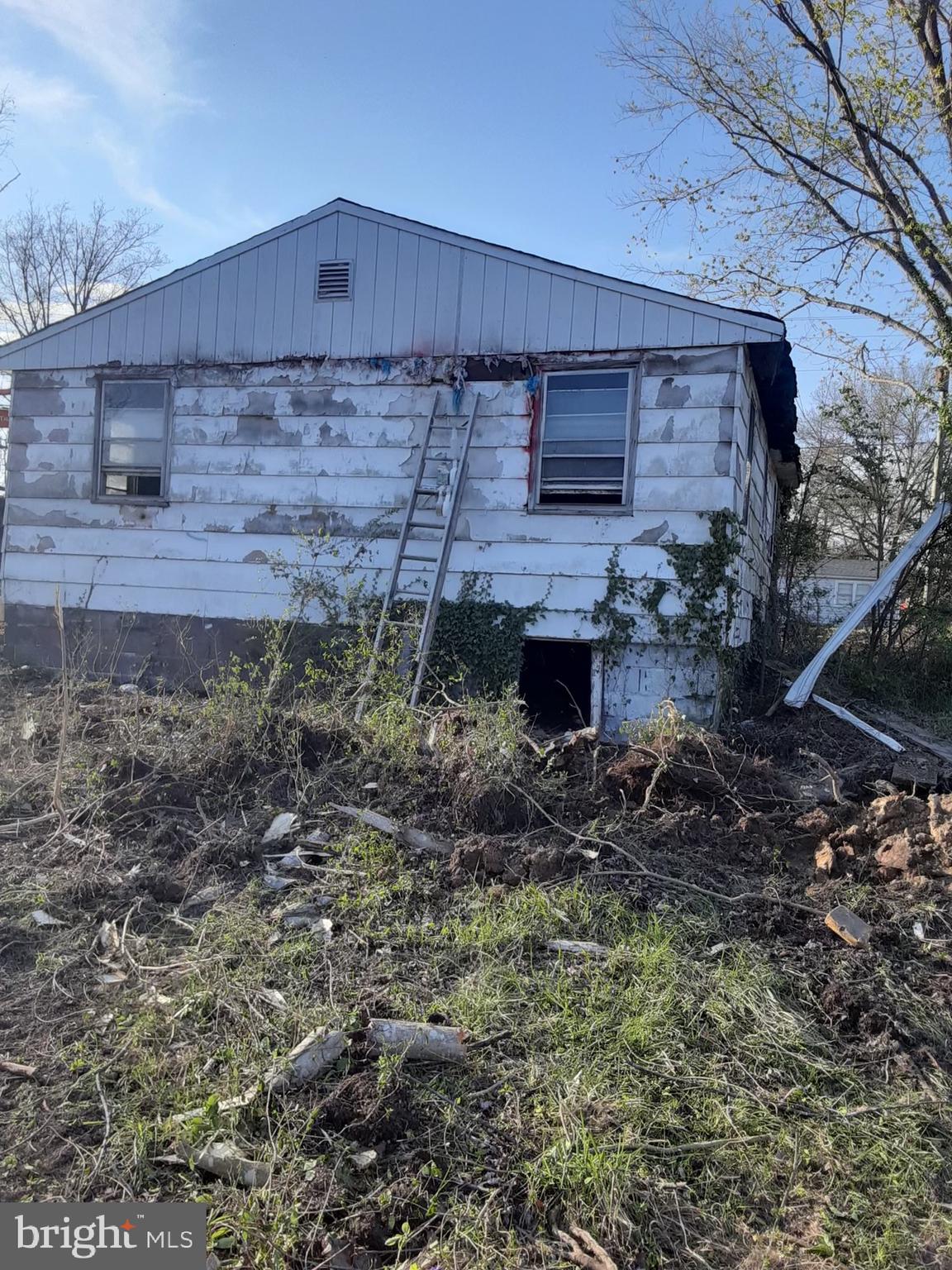 6583 WEAVER LANE