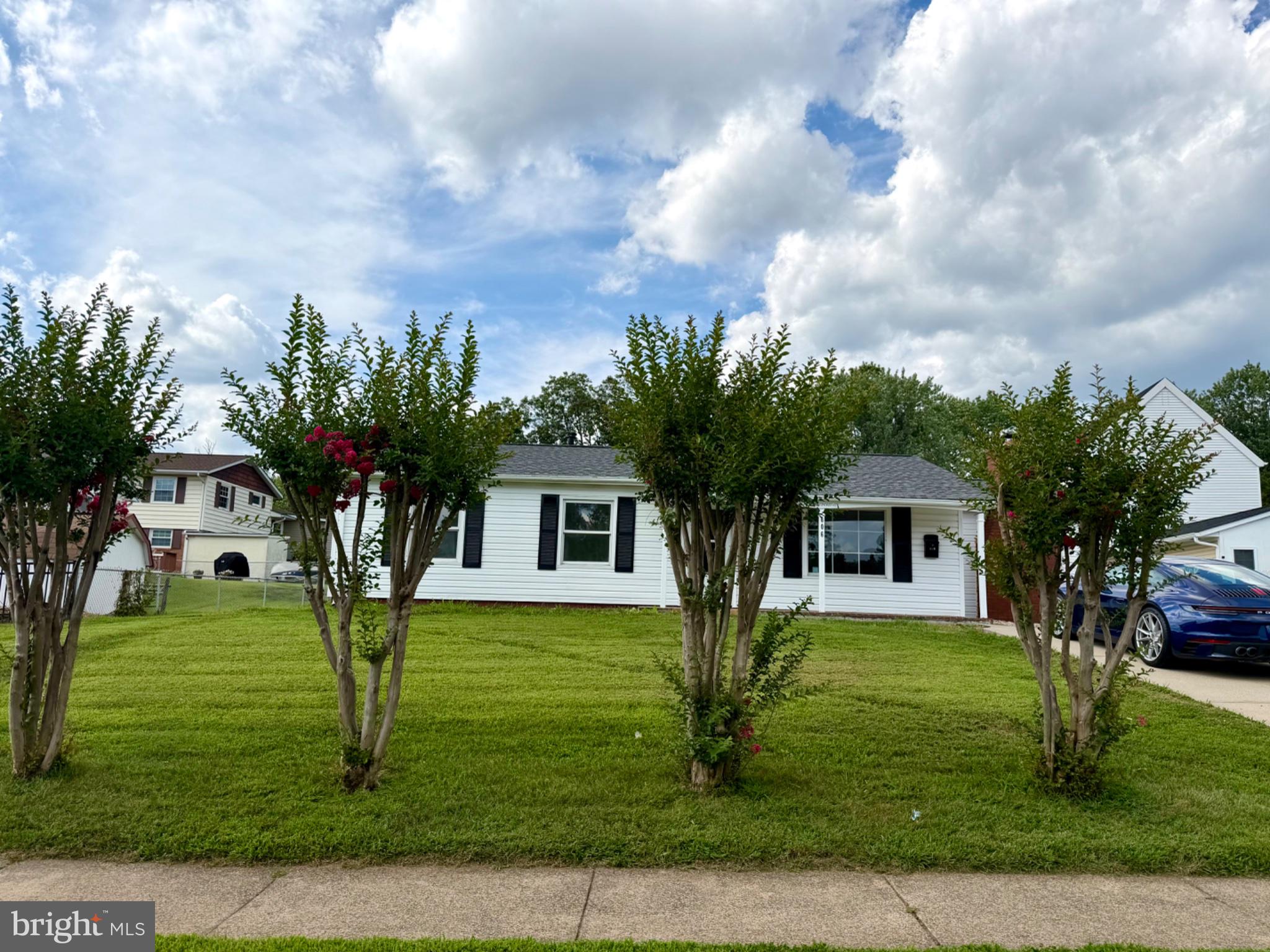 606 W BEECH ROAD W