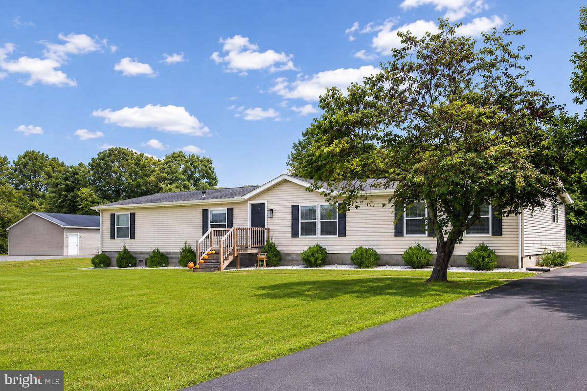 266 FERNWOOD DRIVE