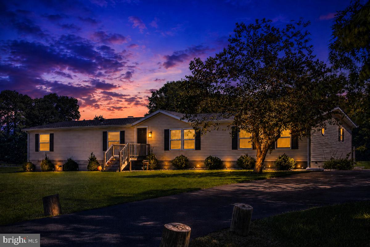 266 FERNWOOD DRIVE