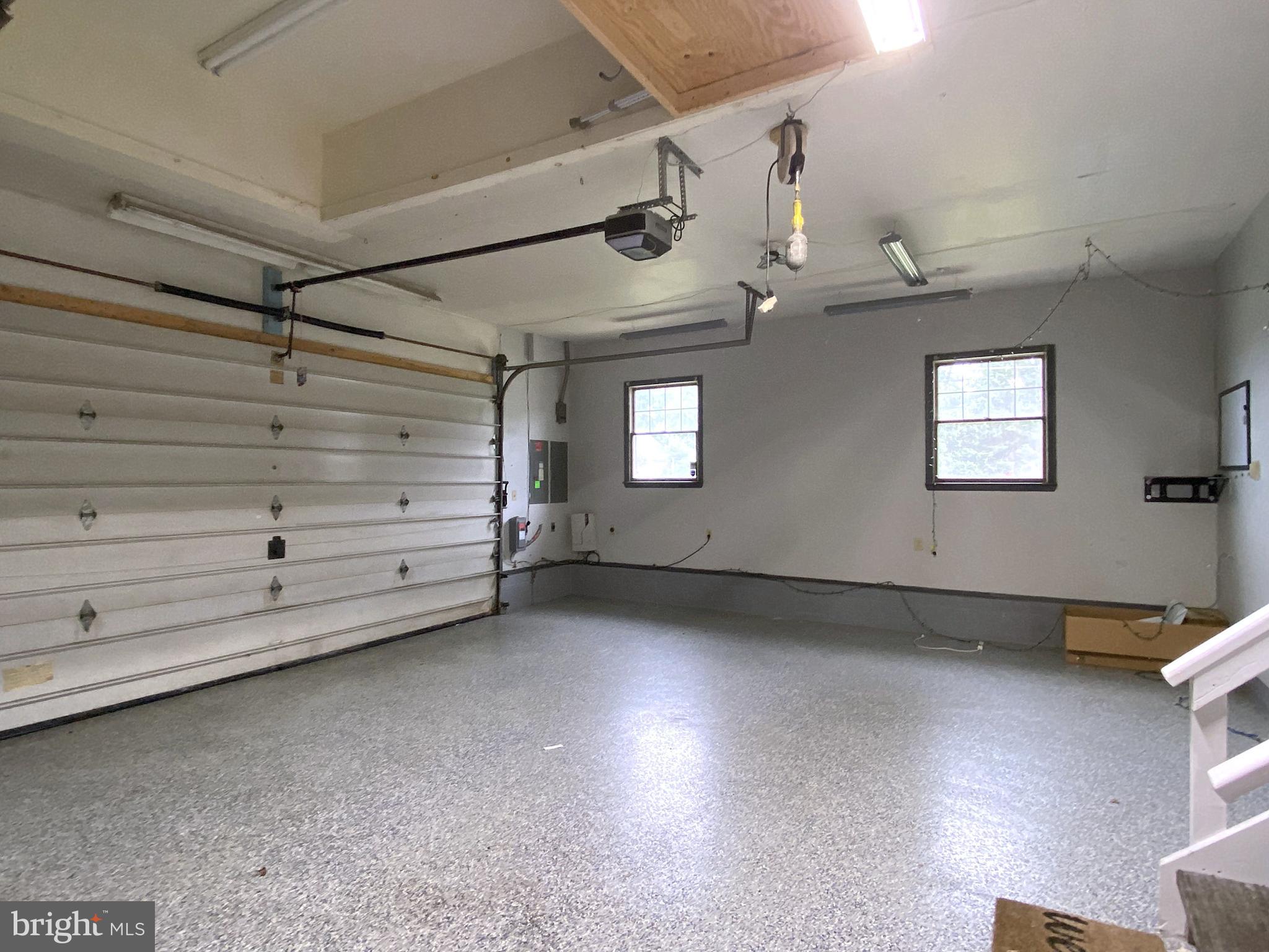 LODGE FOREST MANOR - Residential