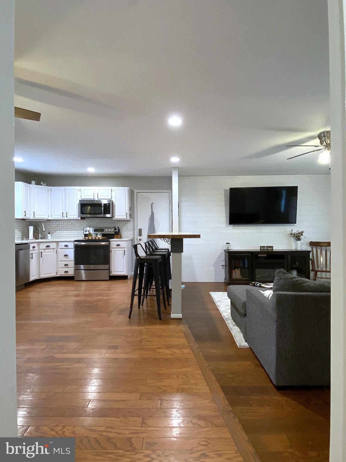 LODGE FOREST MANOR - Residential