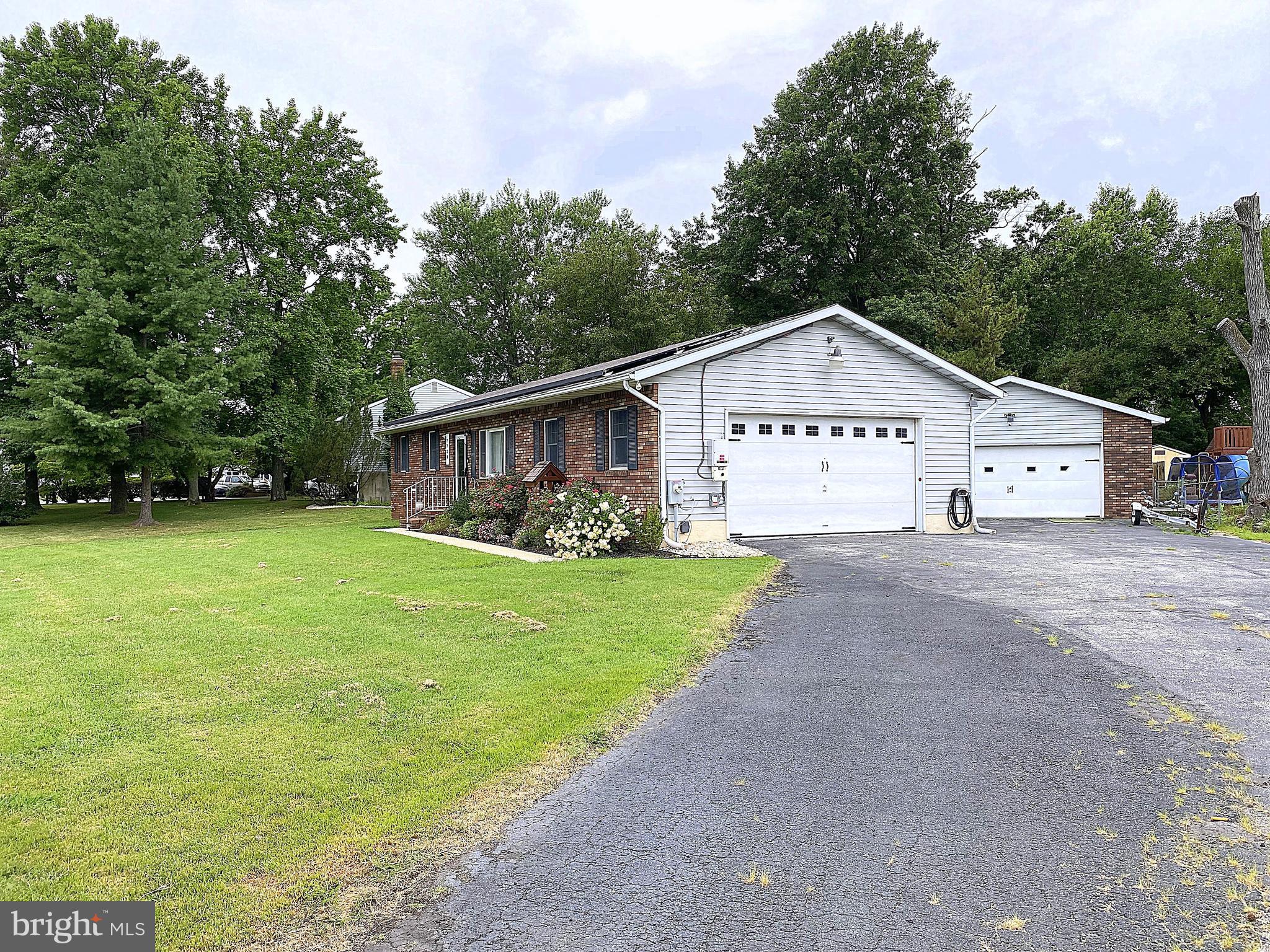 LODGE FOREST MANOR - Residential