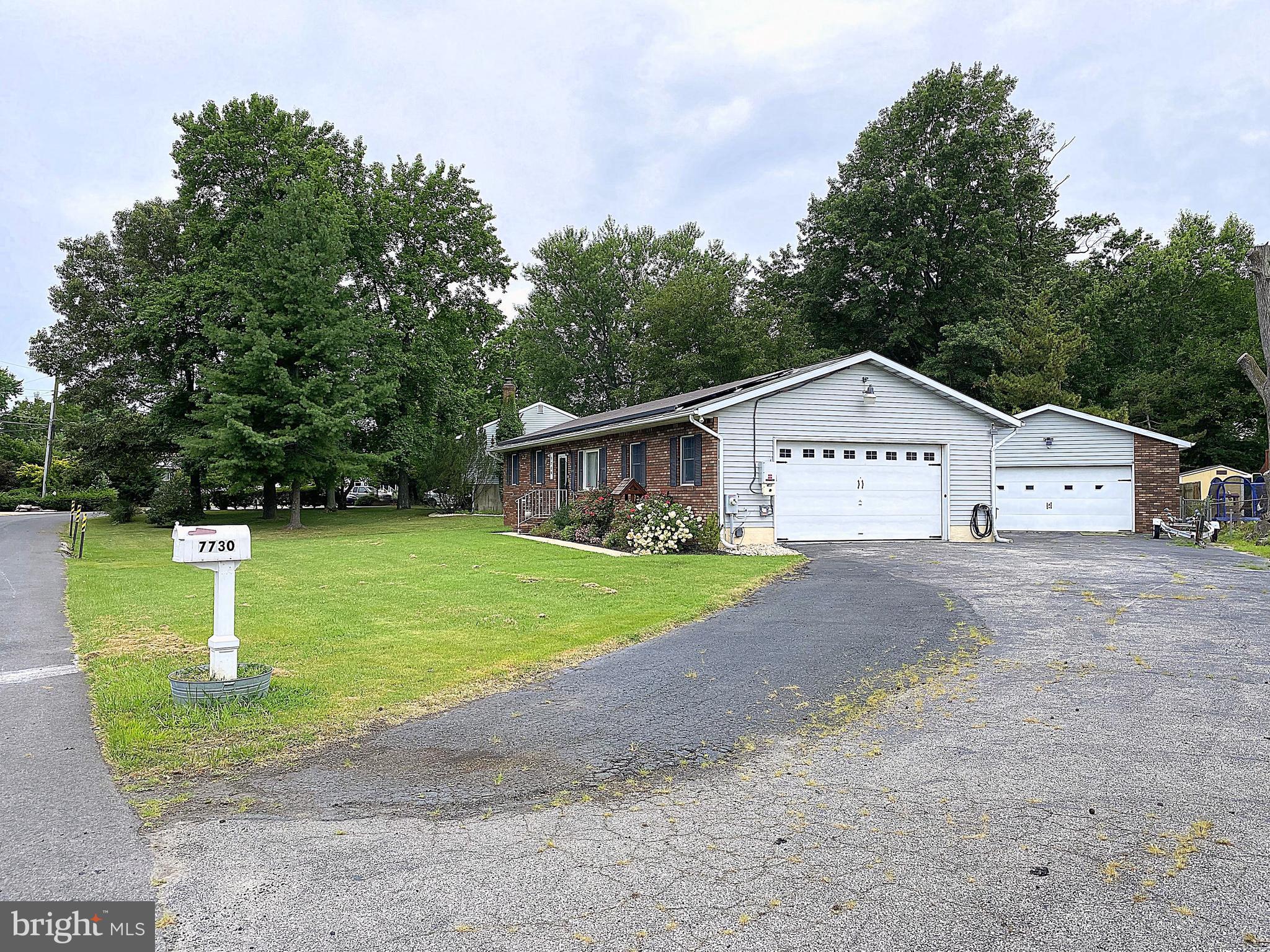 LODGE FOREST MANOR - Residential
