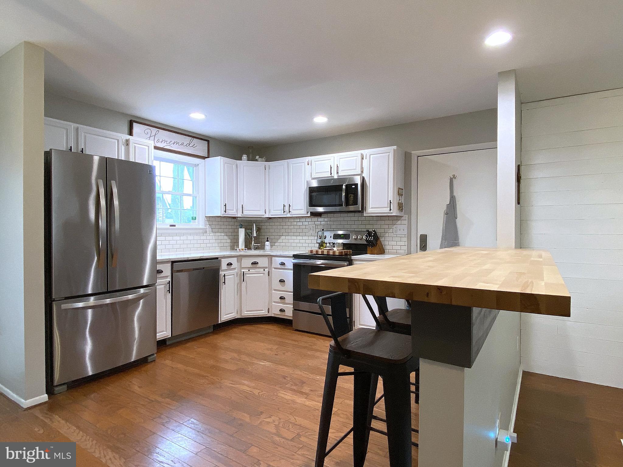 LODGE FOREST MANOR - Residential