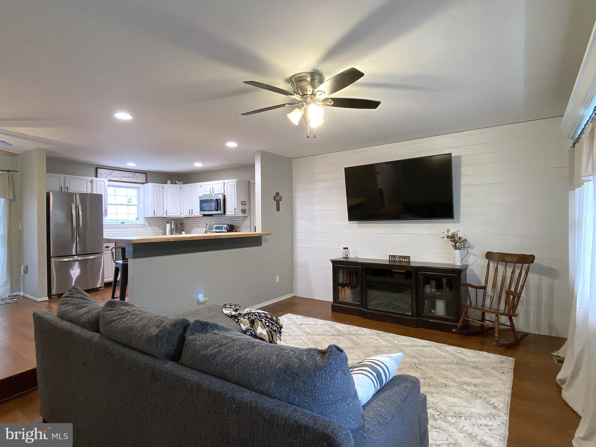 LODGE FOREST MANOR - Residential